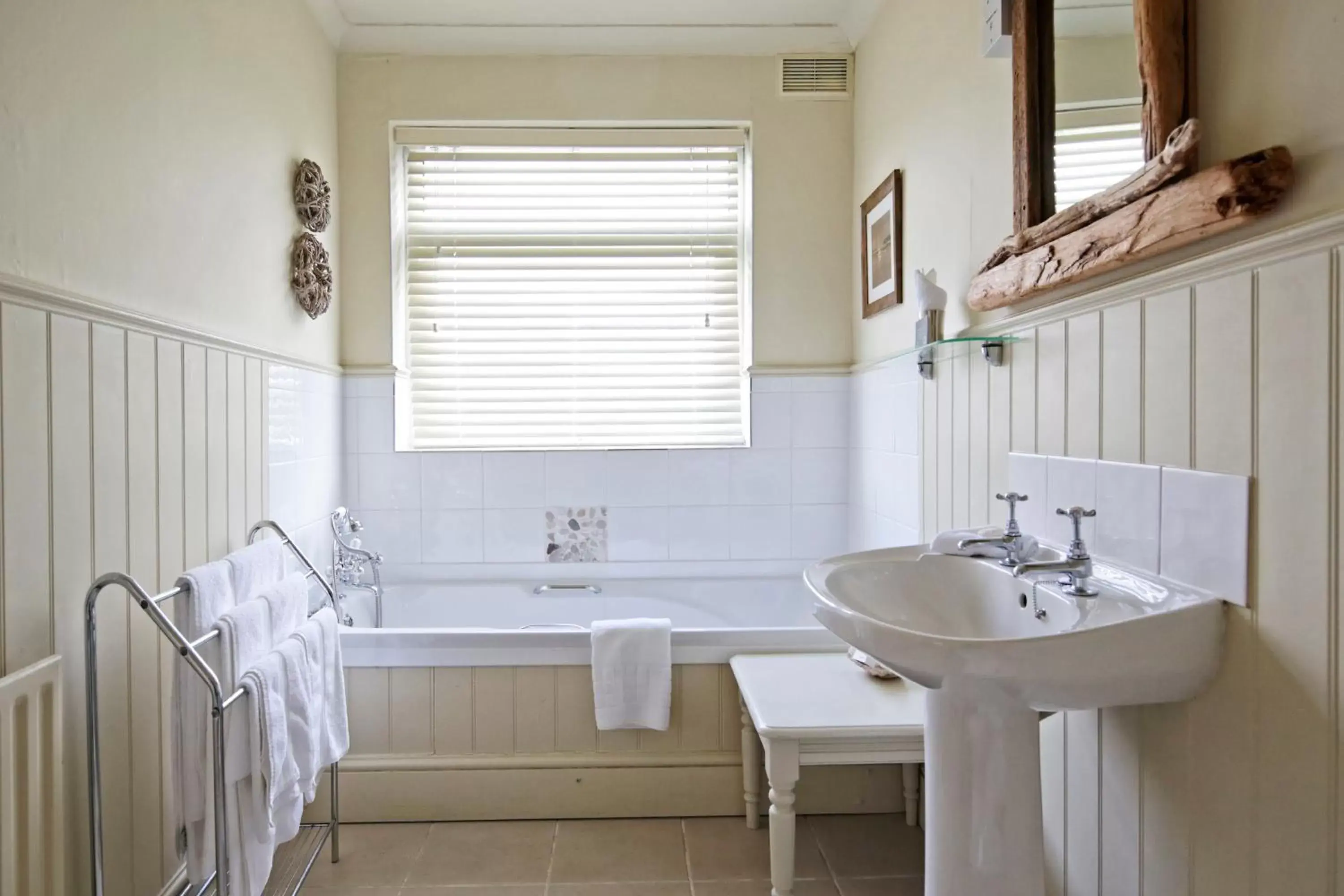 Classic Double or Twin Room in Driftwood B&B Classic Double or Twin Room in Driftwood B&B