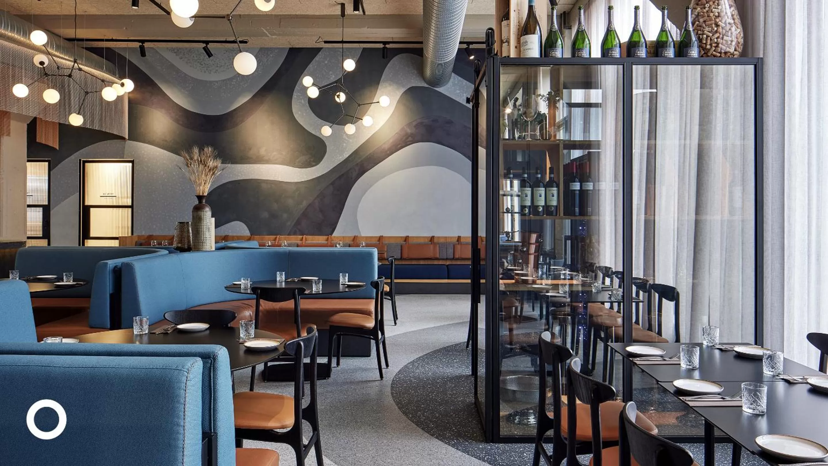 Restaurant/places to eat in Grandi by Center Hotels