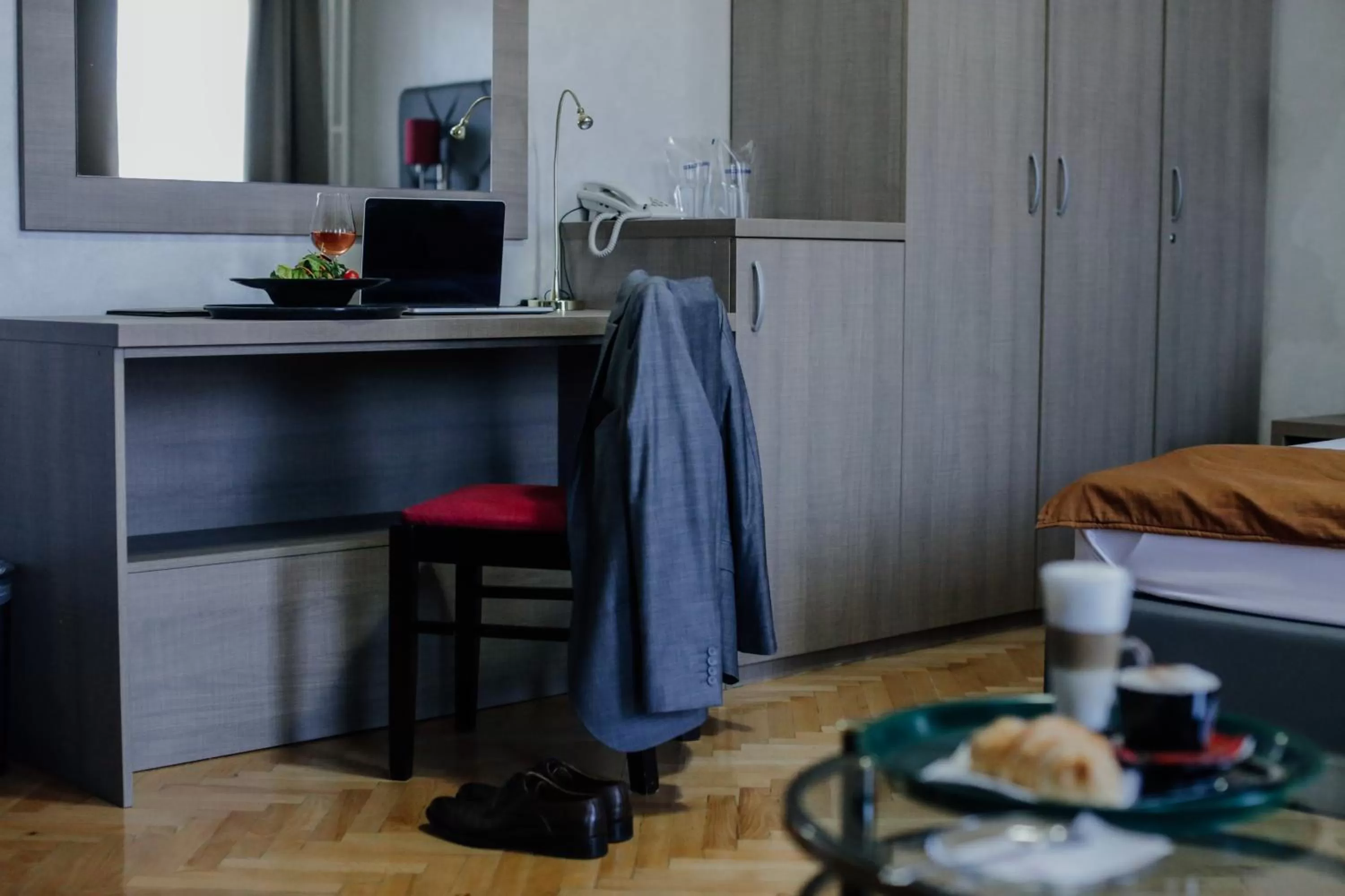 Living room, Bed in Hotel Fontana