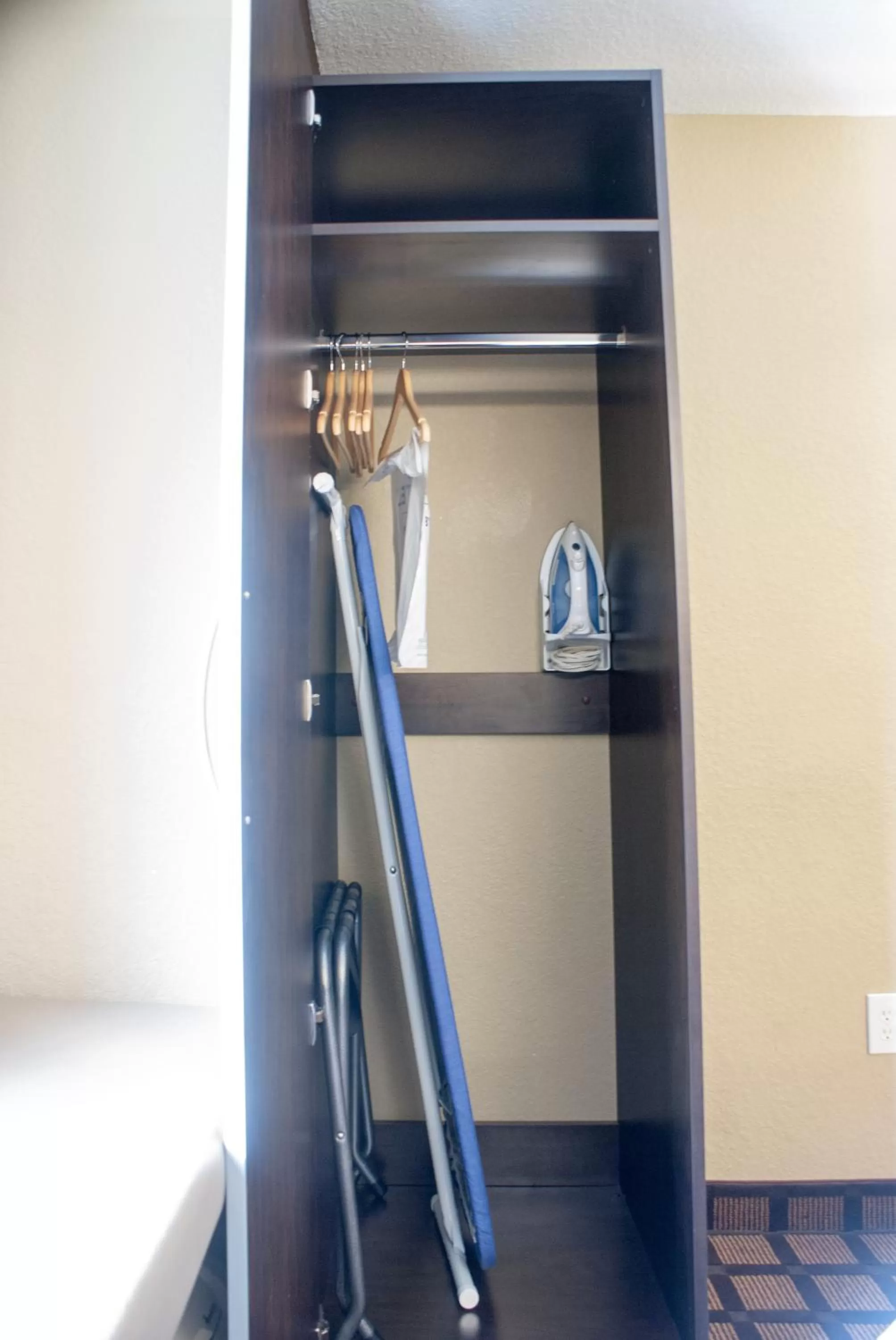 Deluxe Queen Room with Bath Tub - Mobility/Hearing Accessible - Non-Smoking in Microtel Inn & Suites by Wyndham Jacksonville Airport