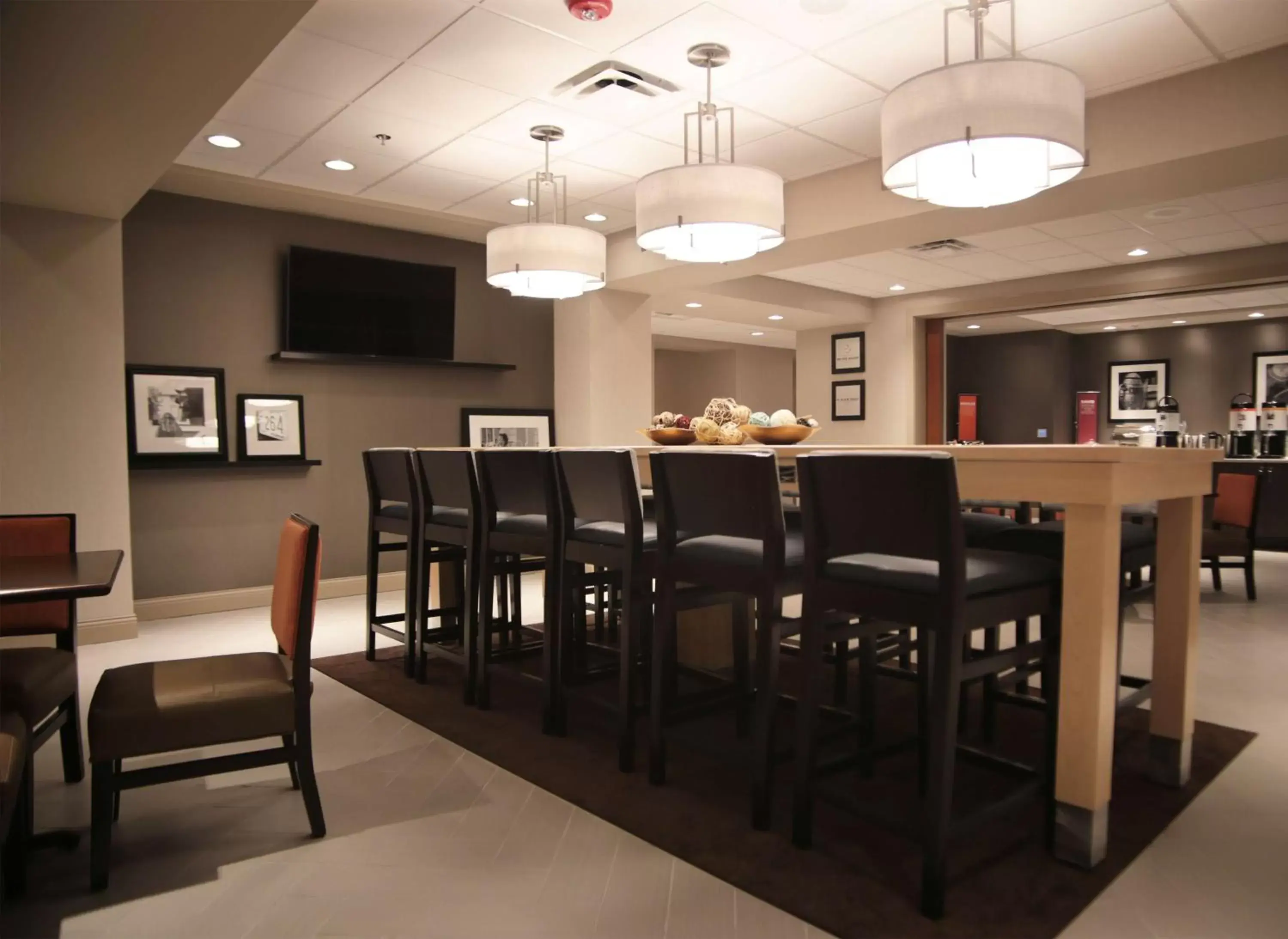 Restaurant/Places to Eat in Hampton Inn Lexington Medical Center, KY