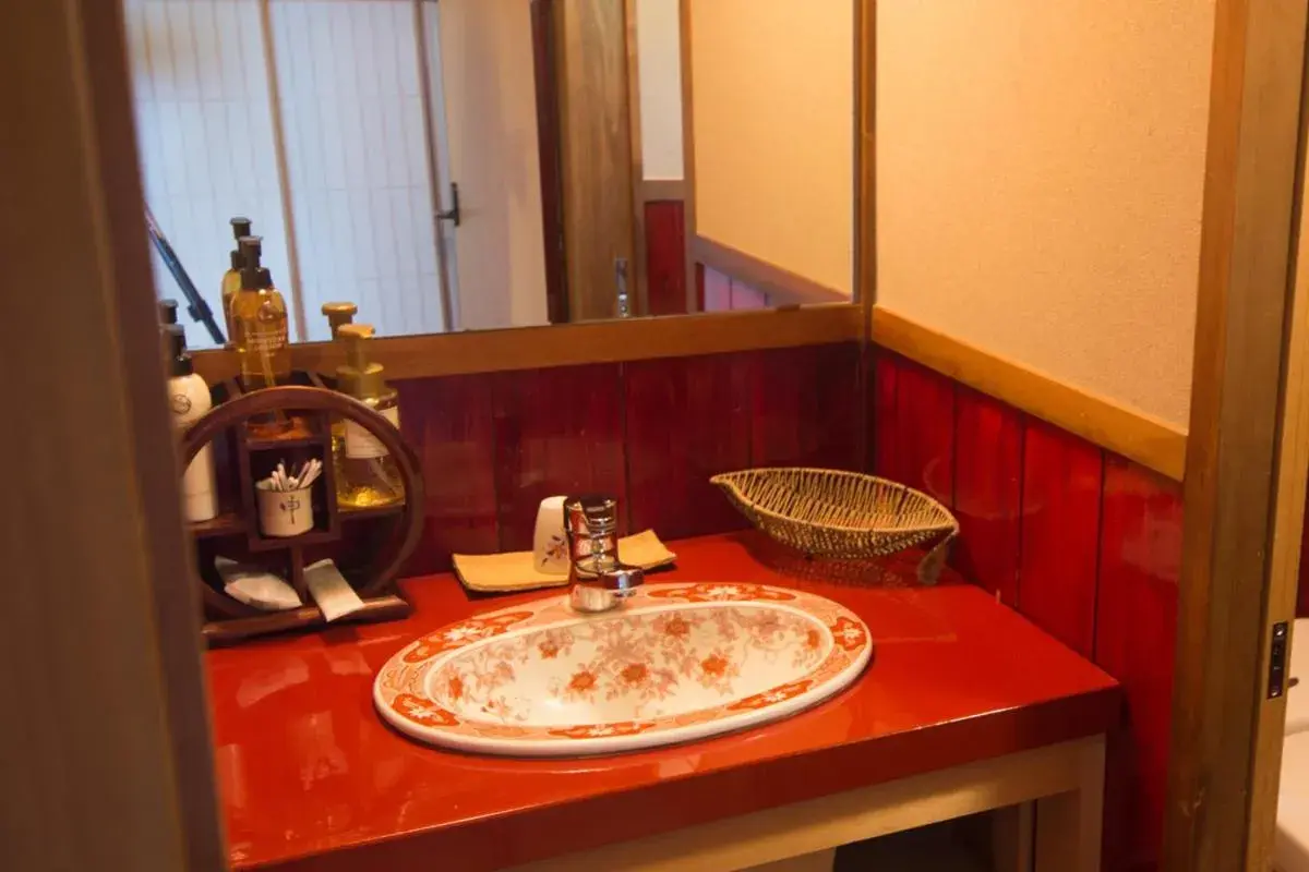 Toilet, Bathroom in Ryokan Yatsusankan