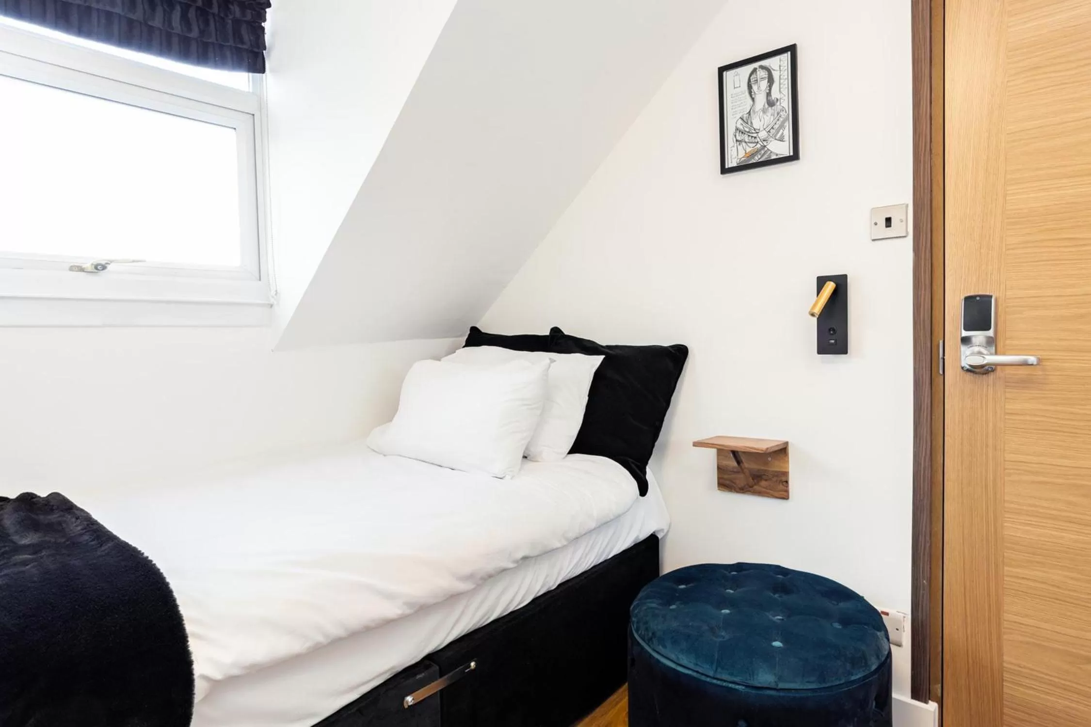 Bed in Cambridge House Hotel