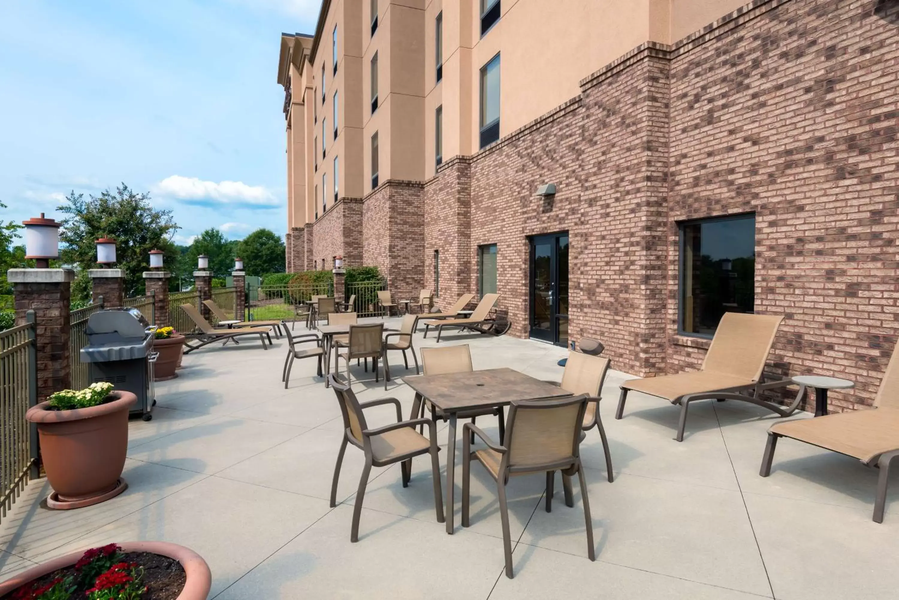 Patio in Hampton Inn & Suites Winston-Salem/University Area