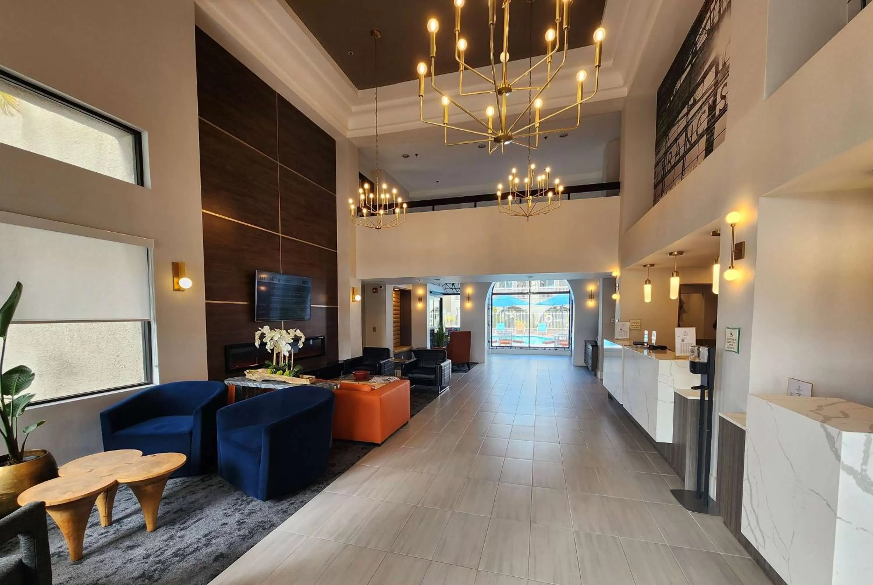 Lobby or reception in La Quinta by Wyndham San Francisco Airport West Millbrae FREE AIRPORT SHUTTLE