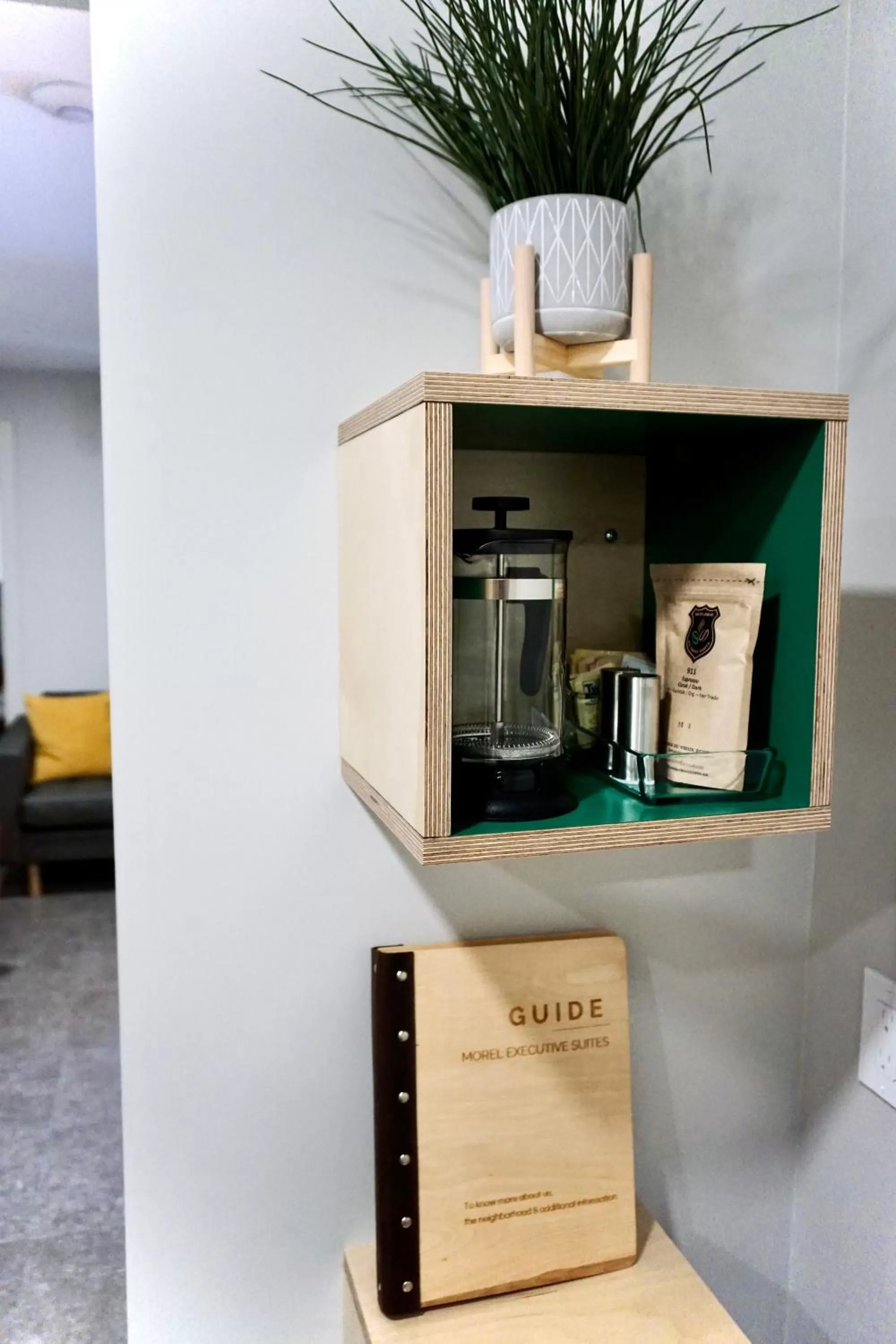 Coffee/tea facilities in Morel Executive Suites