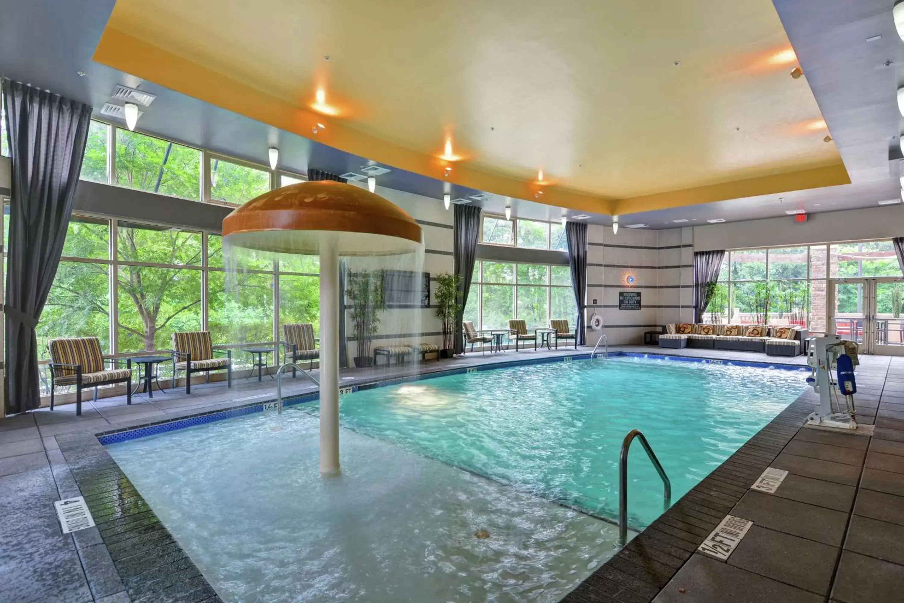 Pool view, Swimming Pool in Hampton Inn & Suites Crabtree