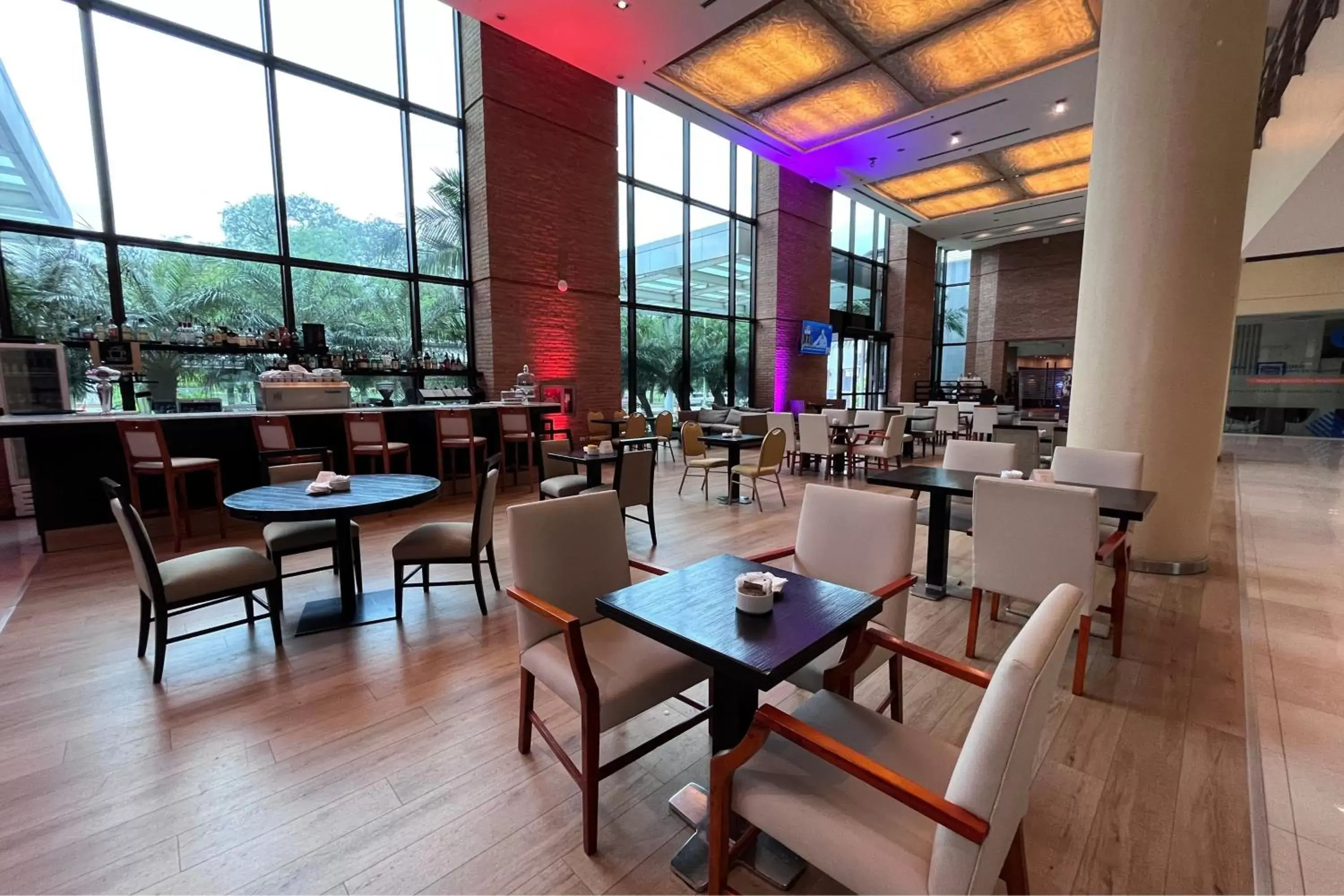 Lobby or reception, Restaurant/Places to Eat in Sheraton Tucumán Hotel