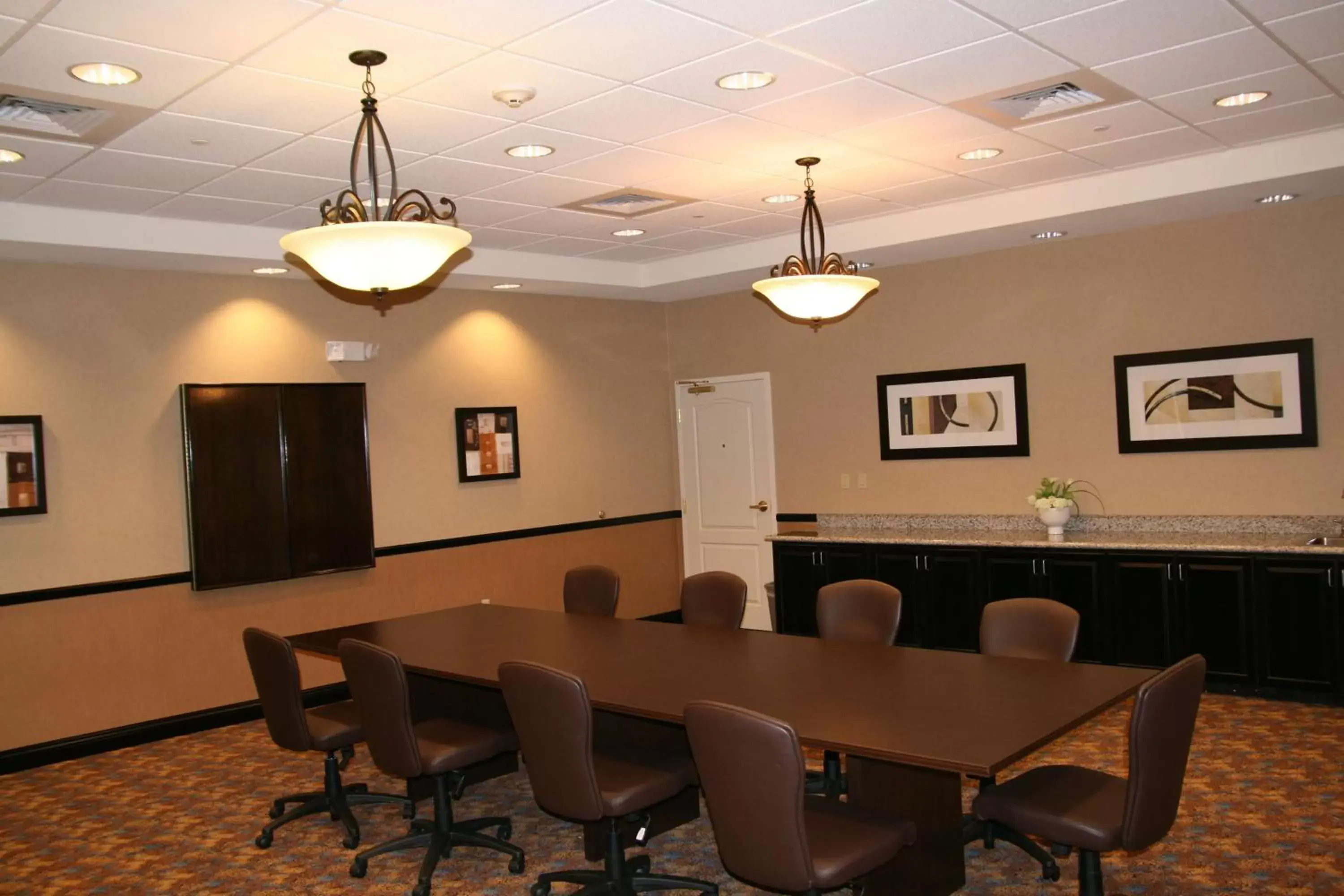 Meeting/conference room in Hampton Inn and Suites Barstow