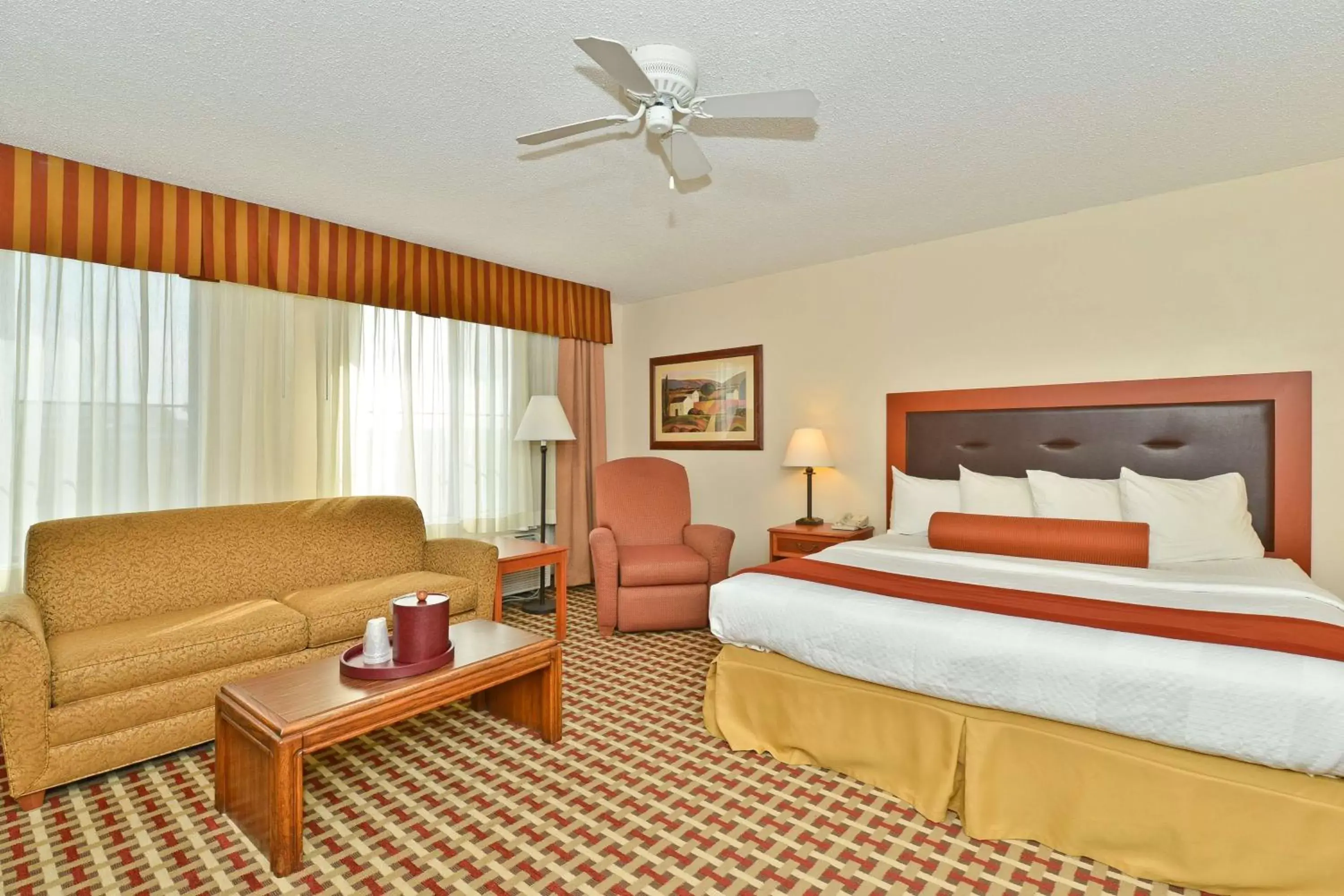 Photo of the whole room, Bed in Best Western Marion Hotel