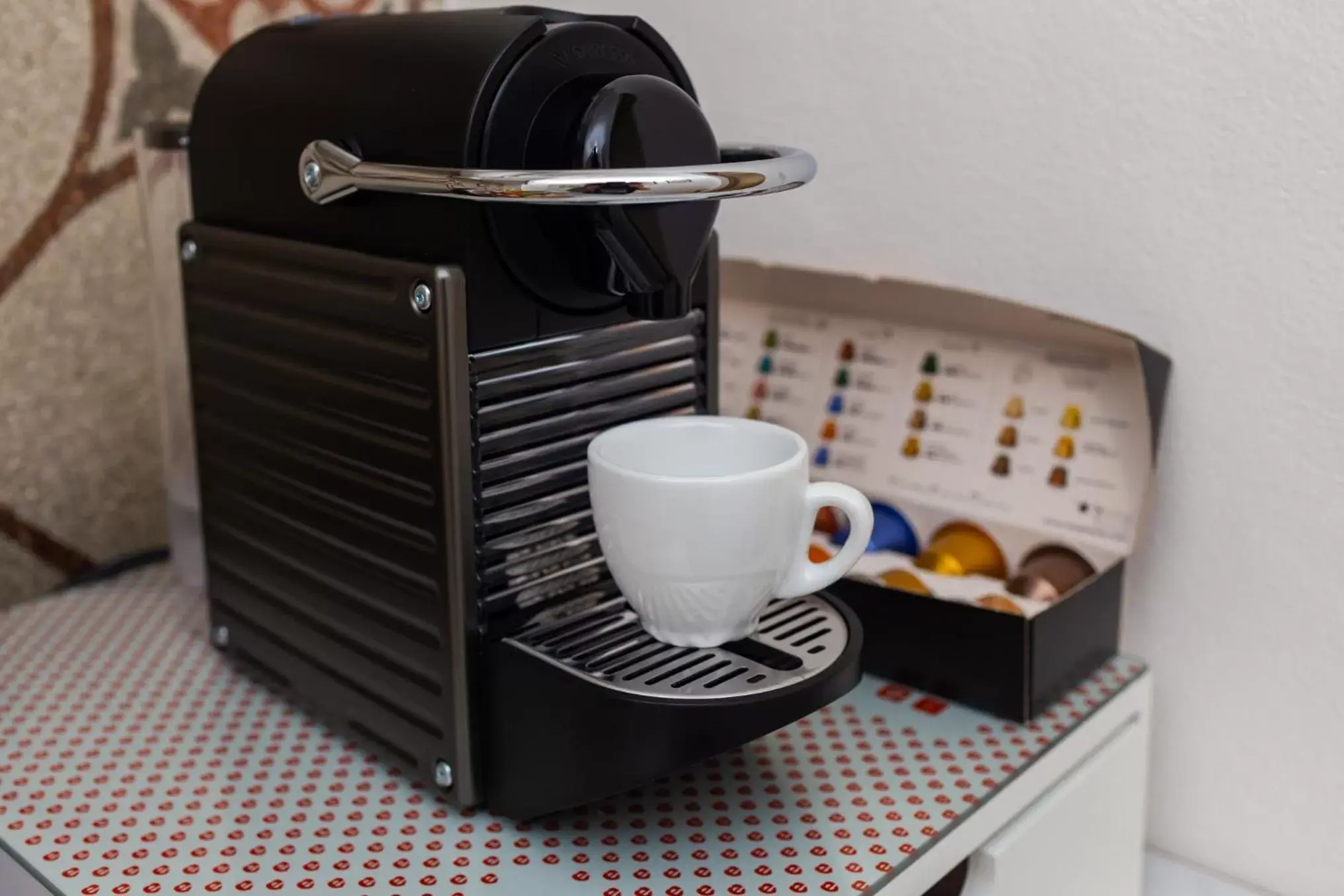 Coffee/tea facilities in NottInCentro -Guest House-