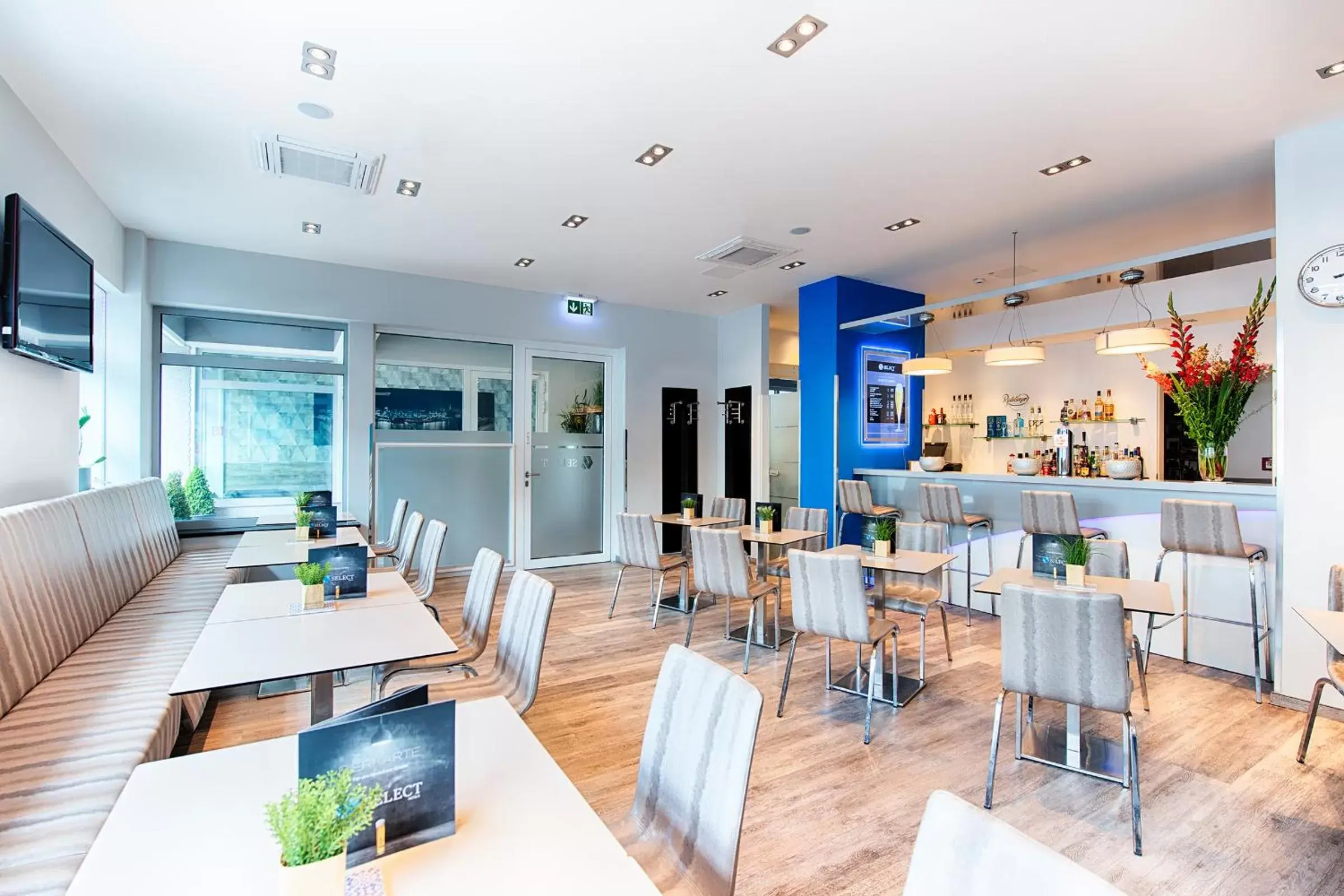 Lounge or bar, Restaurant/Places to Eat in Select Hotel City Bremen