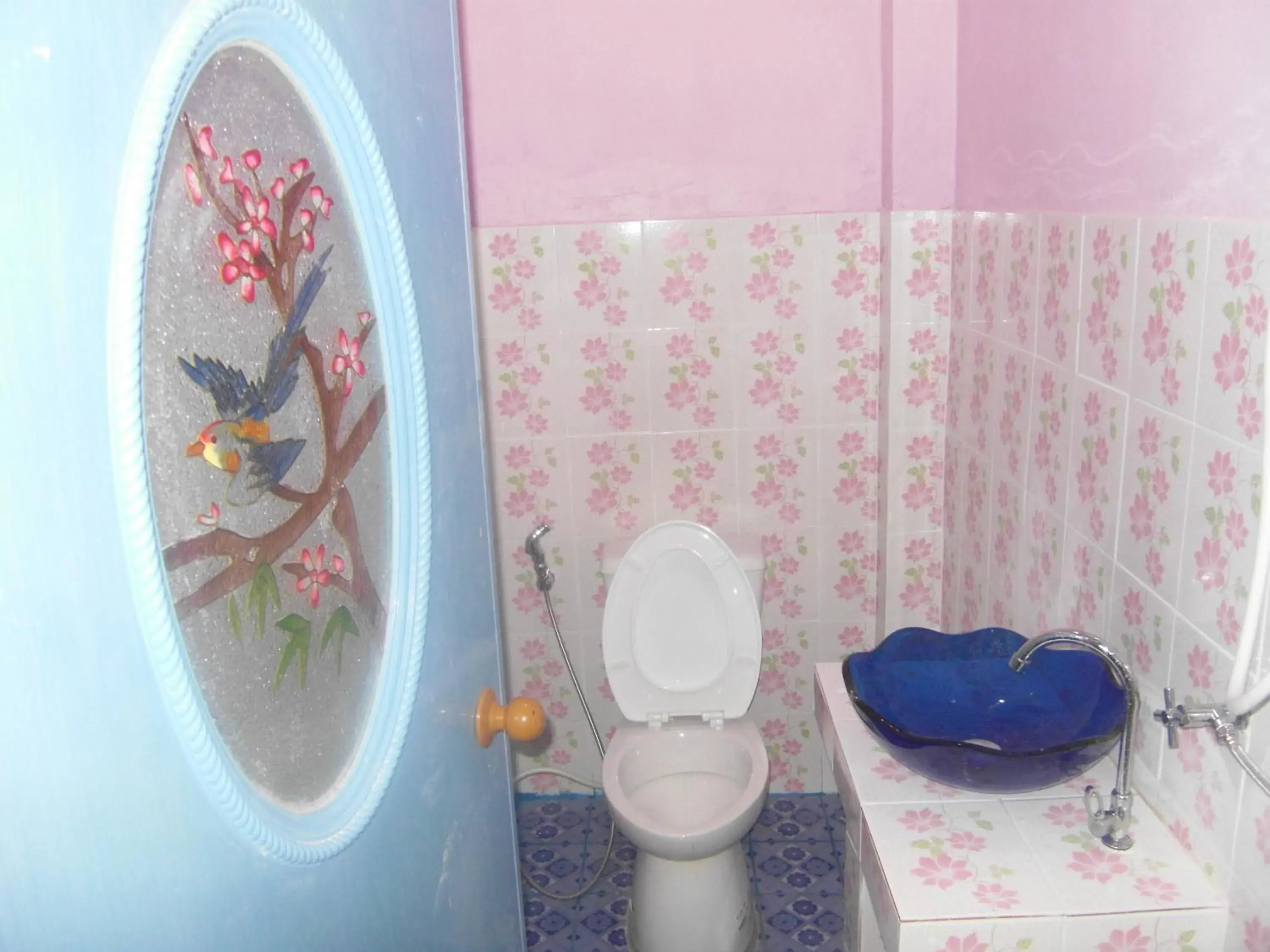 Bathroom in Rueang Sri Siri Guesthouse