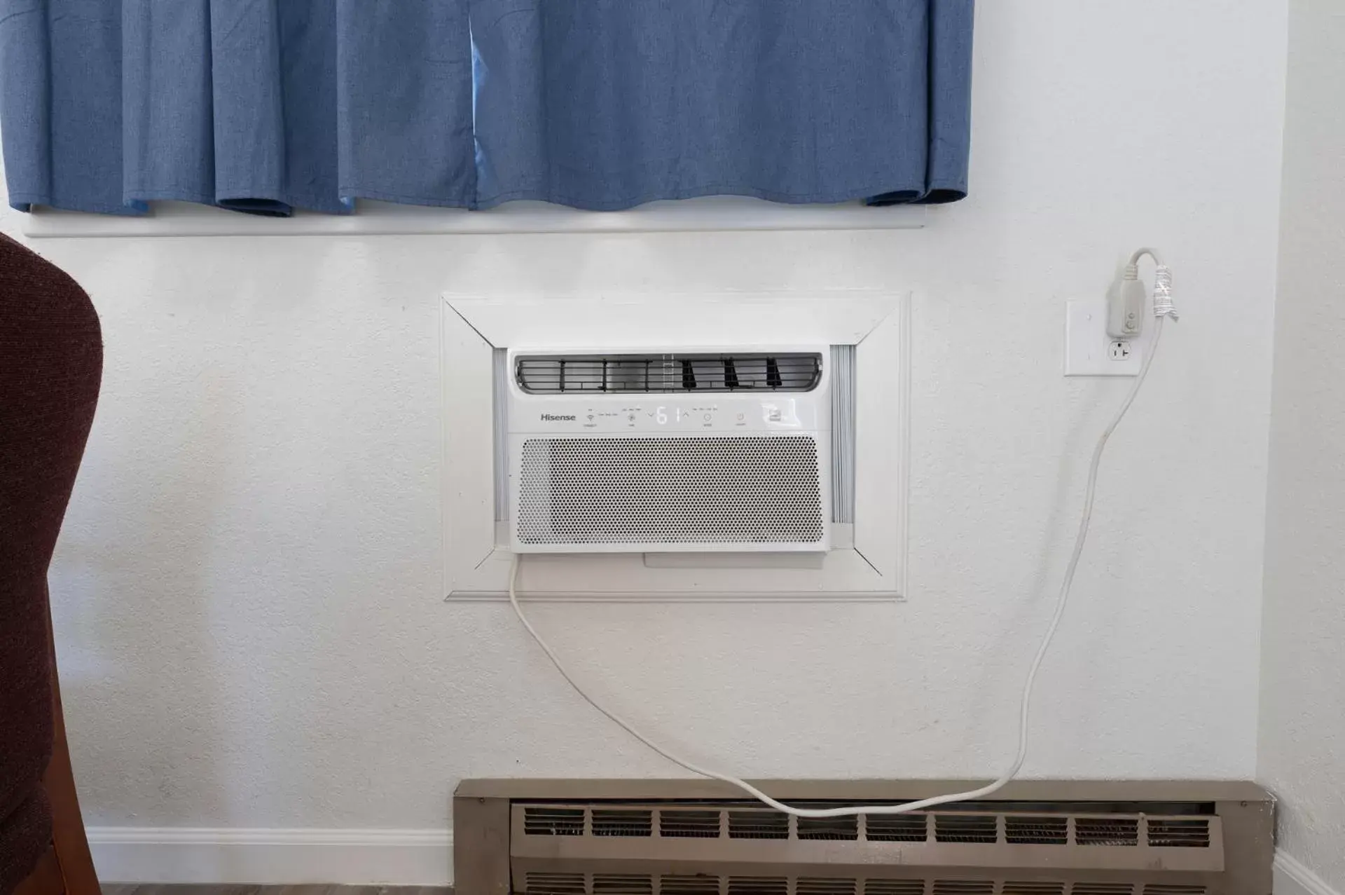 air conditioner, Bathroom in Siesta Motel Colfax WA