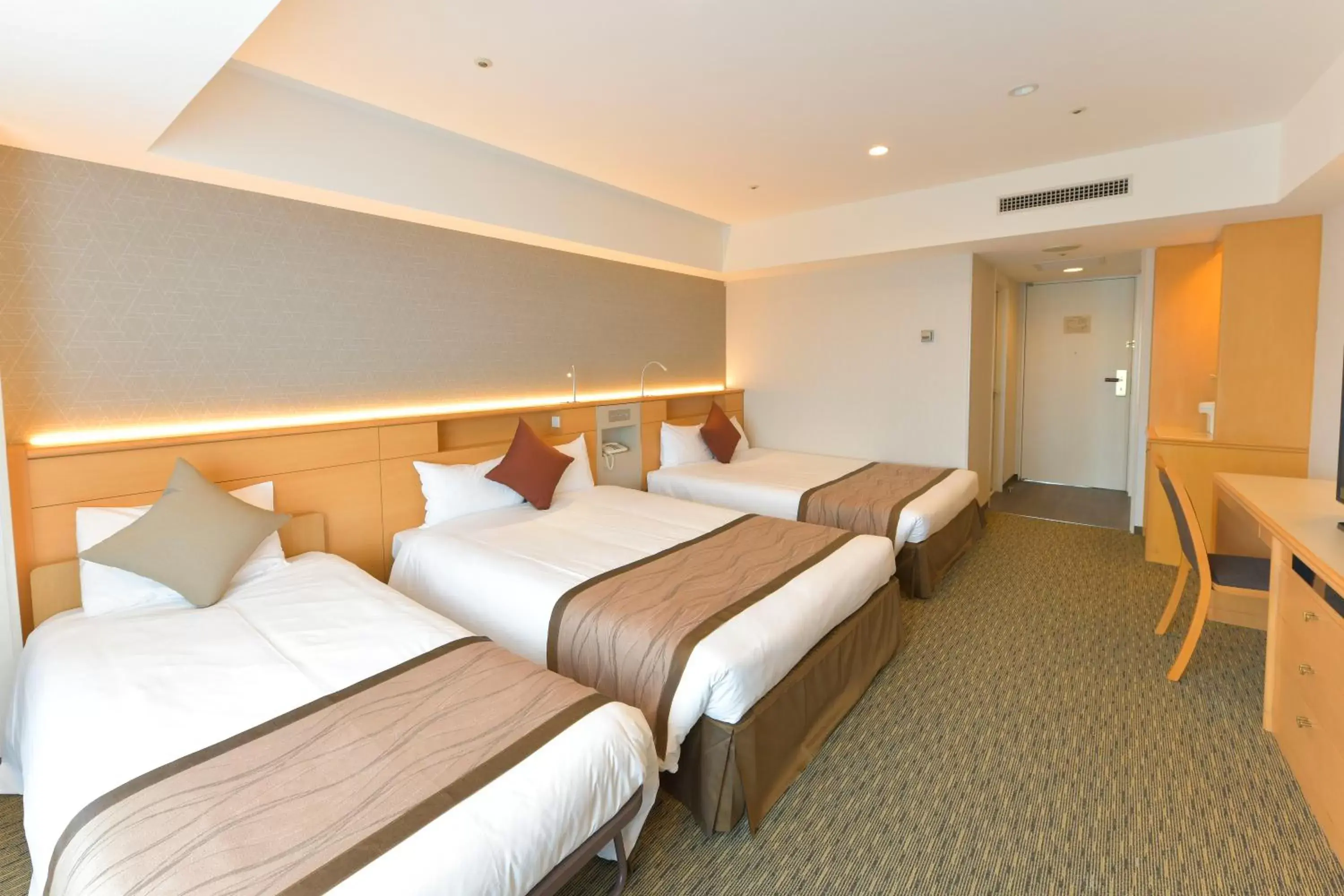 Photo of the whole room, Bed in Narita Tobu Hotel Airport