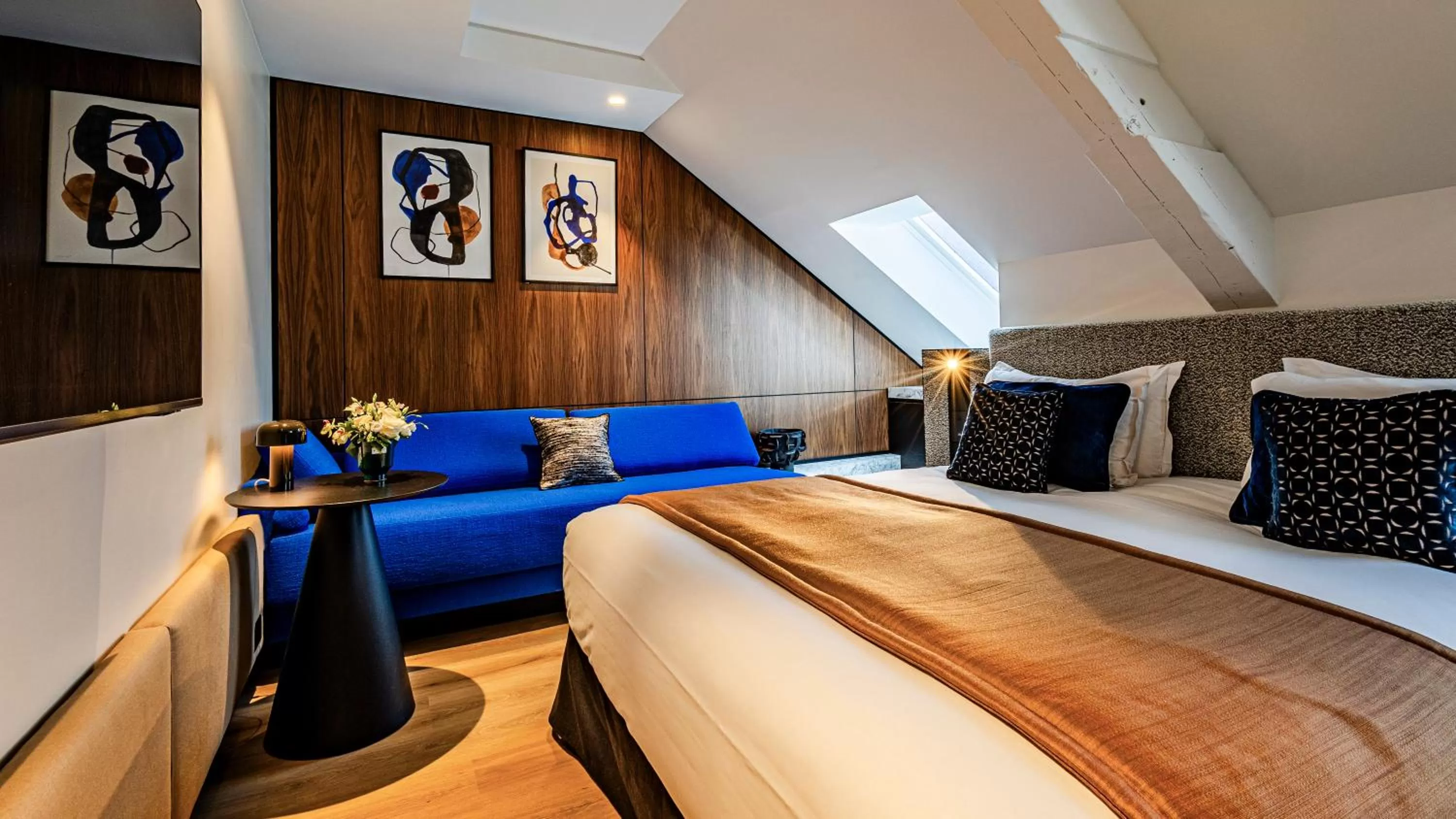 Bedroom, Bed in Grand Hôtel La Cloche Dijon - MGallery Collection