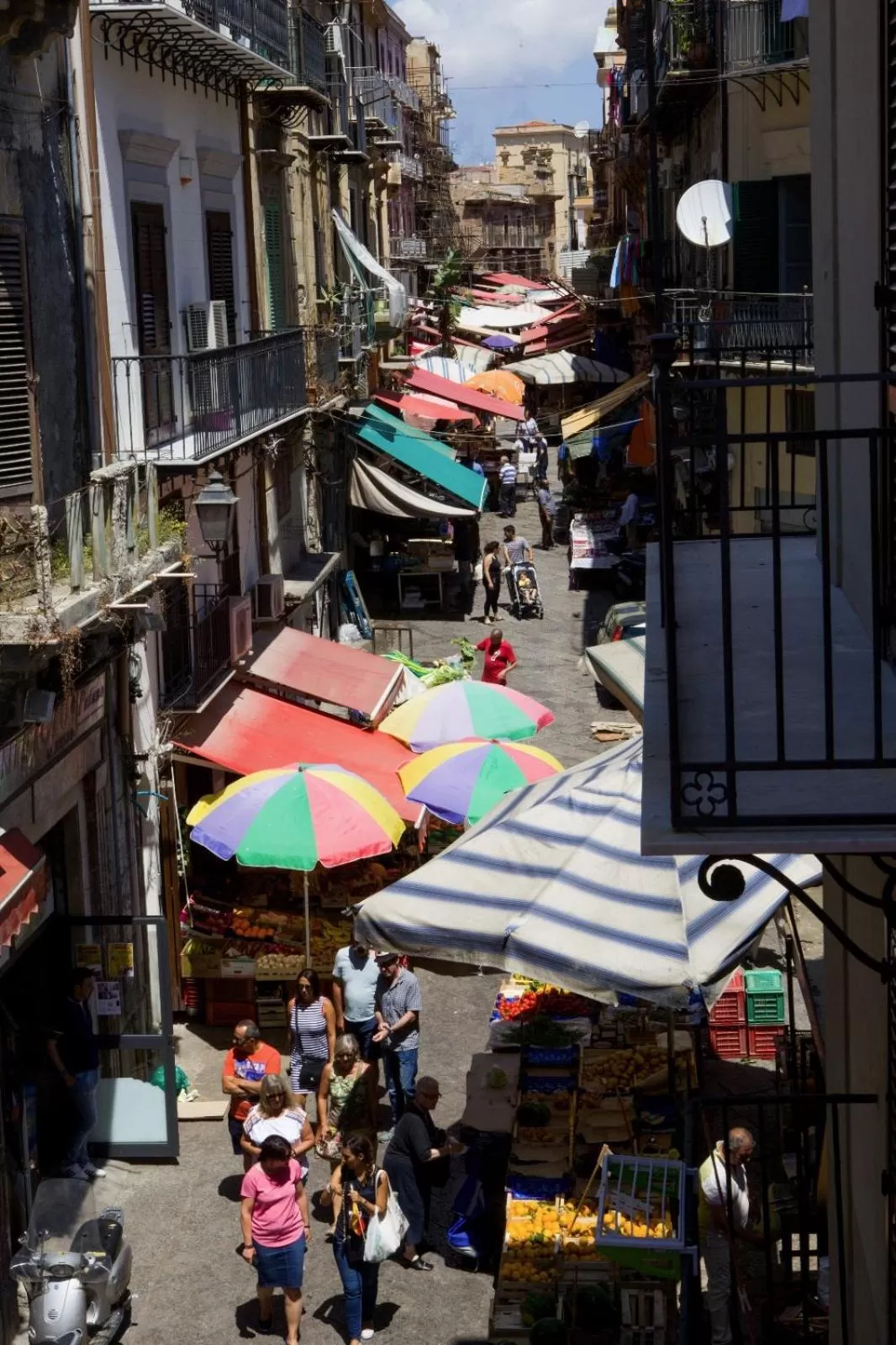 Landmark view in Reginella B&B Palermo