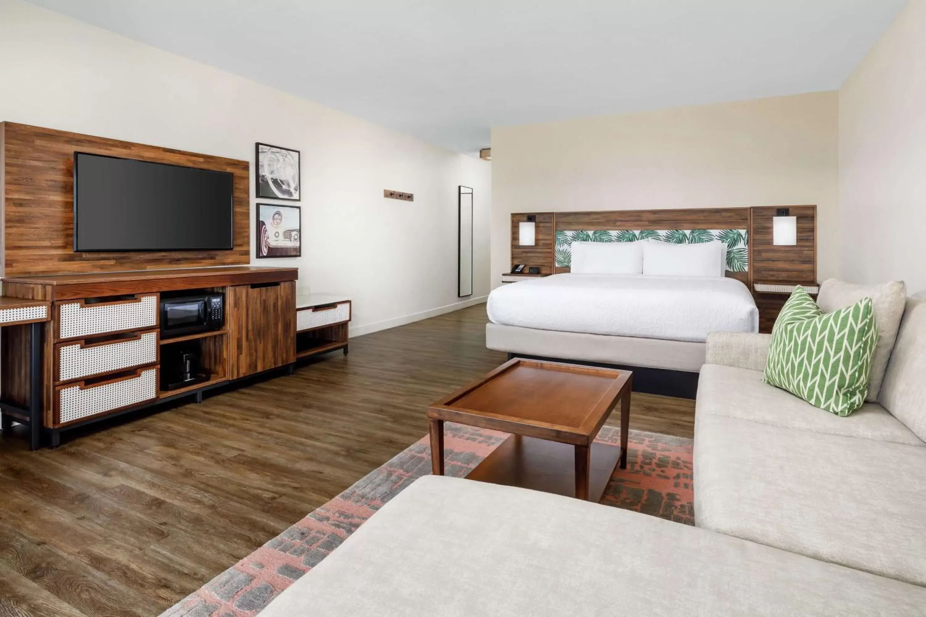 TV and multimedia, Bed in Hampton Inn Key West FL TV and multimedia, Bed in Hampton Inn Key West FL