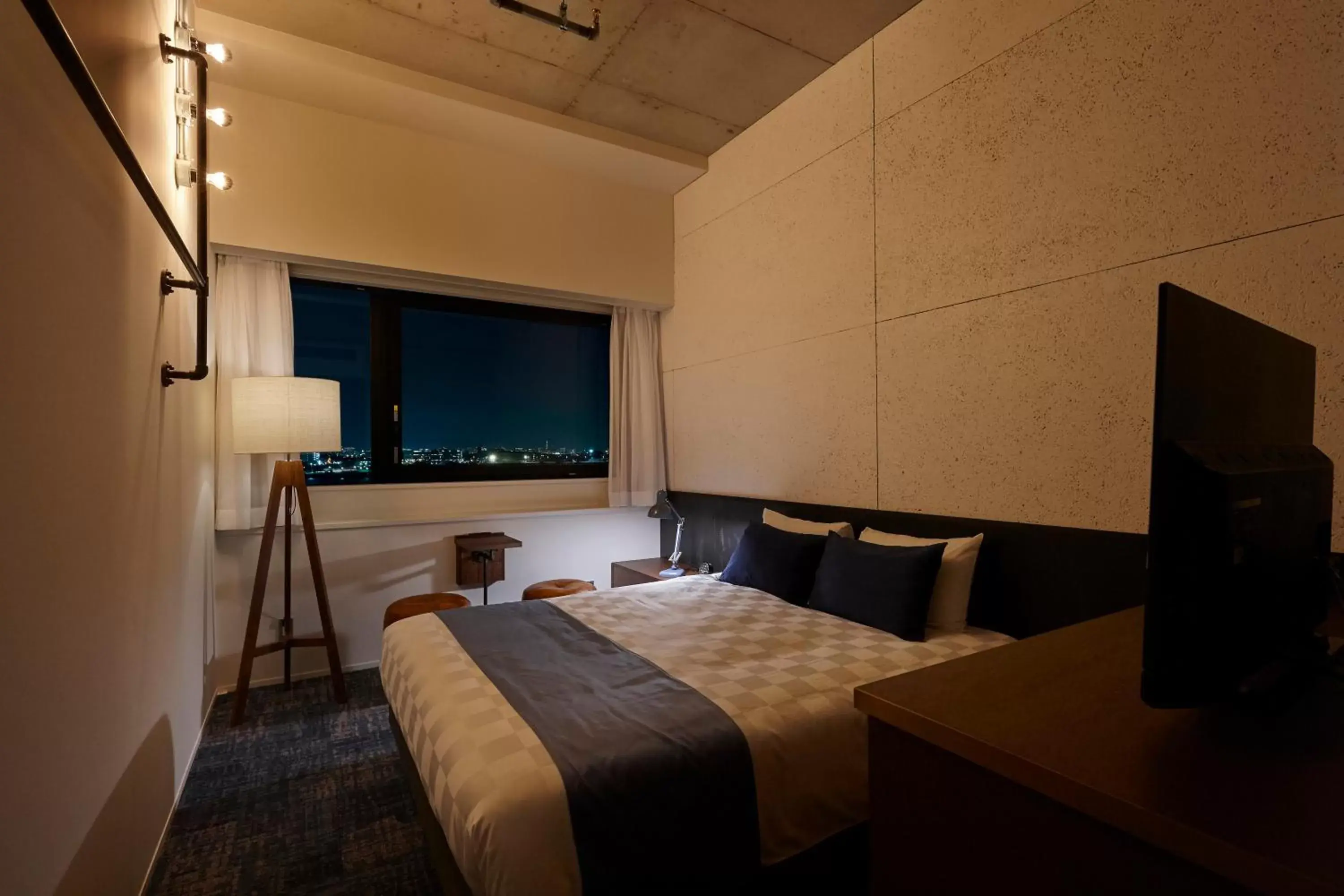 Photo of the whole room, Bed in Kawasaki King Skyfront Tokyu REI Hotel