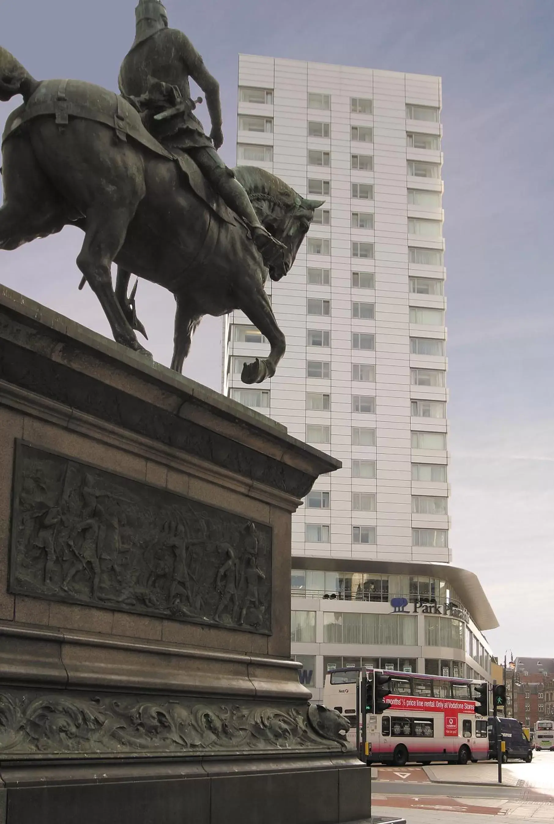 Area and facilities in Park Plaza Leeds