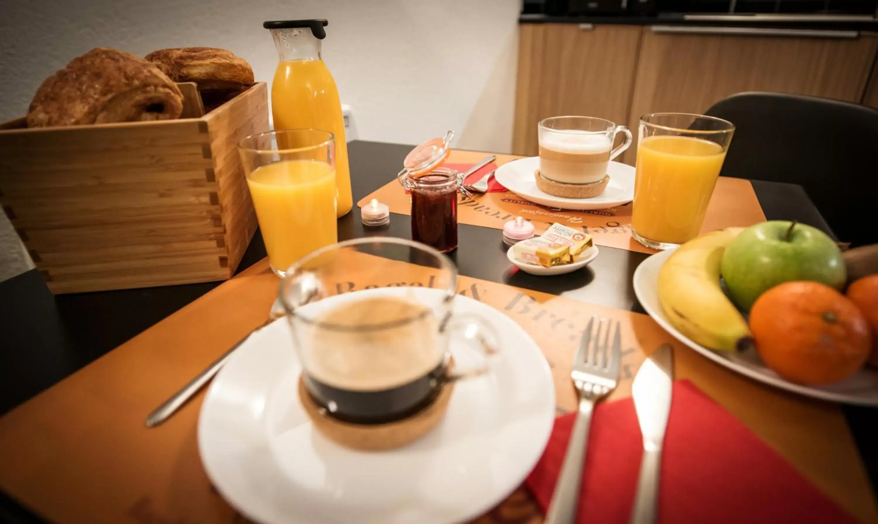 Breakfast in La Maison Gustave Breakfast in La Maison Gustave