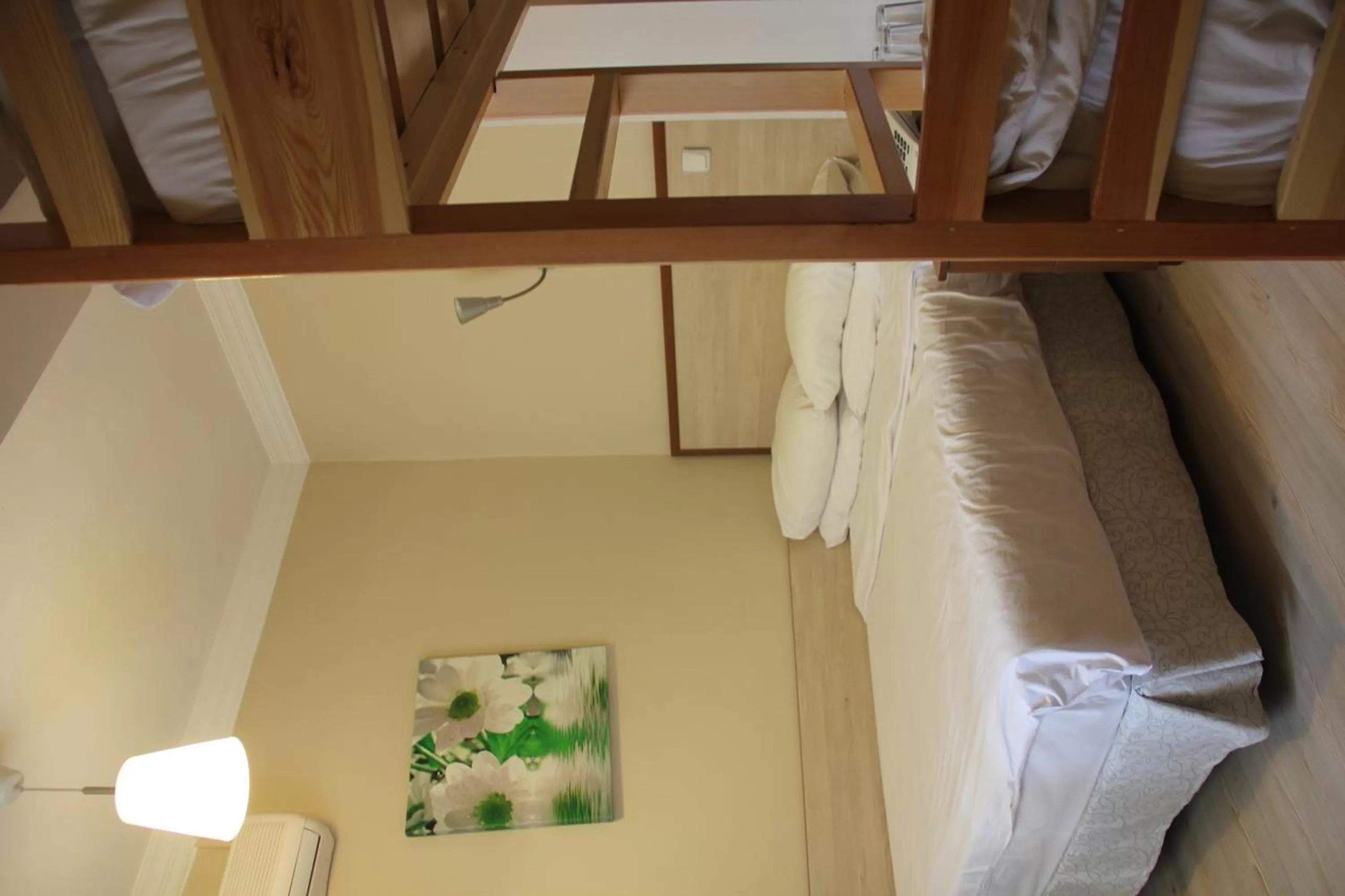 Photo of the whole room, Bed in Hotel Crowded House