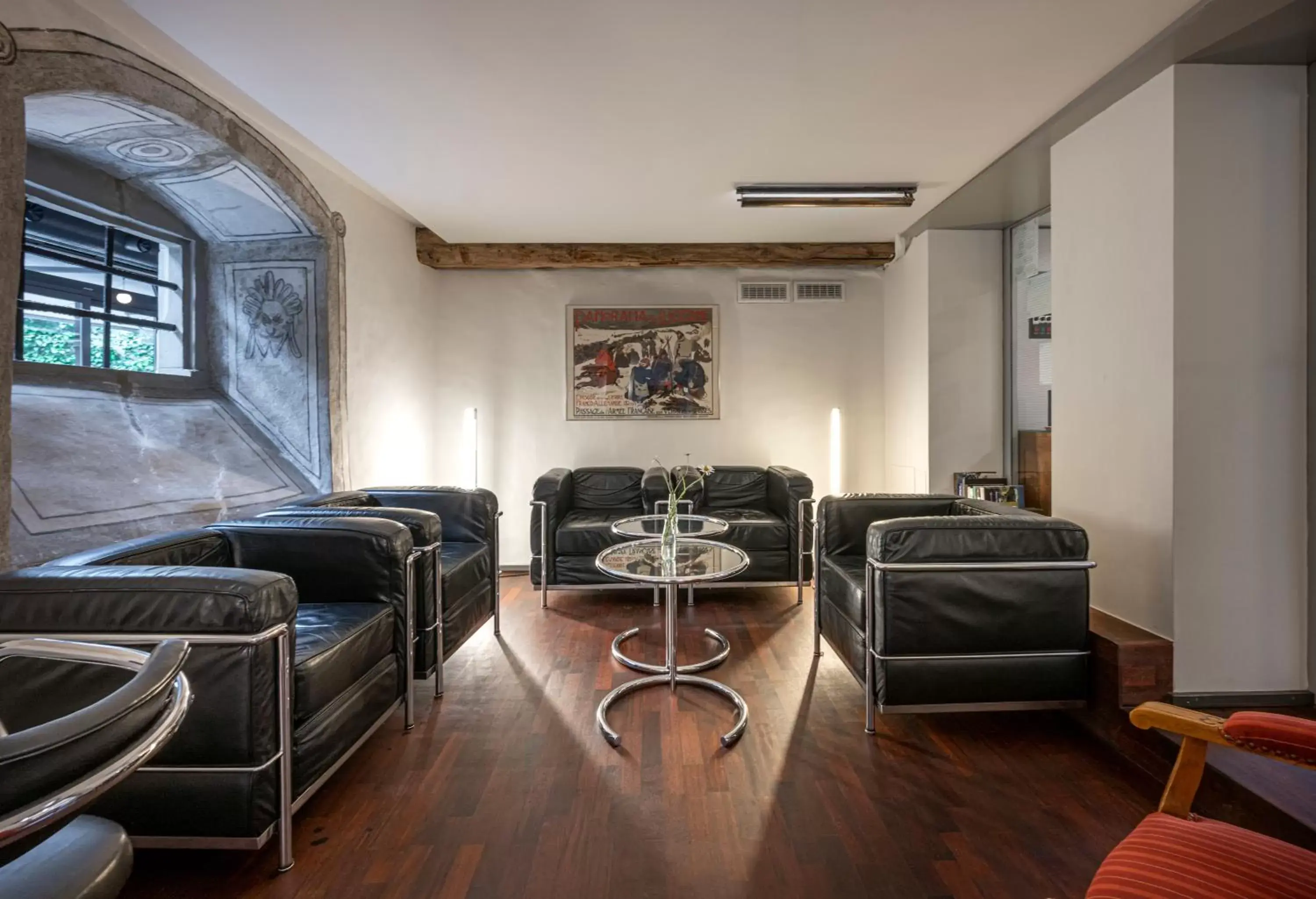 Staff, Seating Area in Hotel Hofgarten Luzern