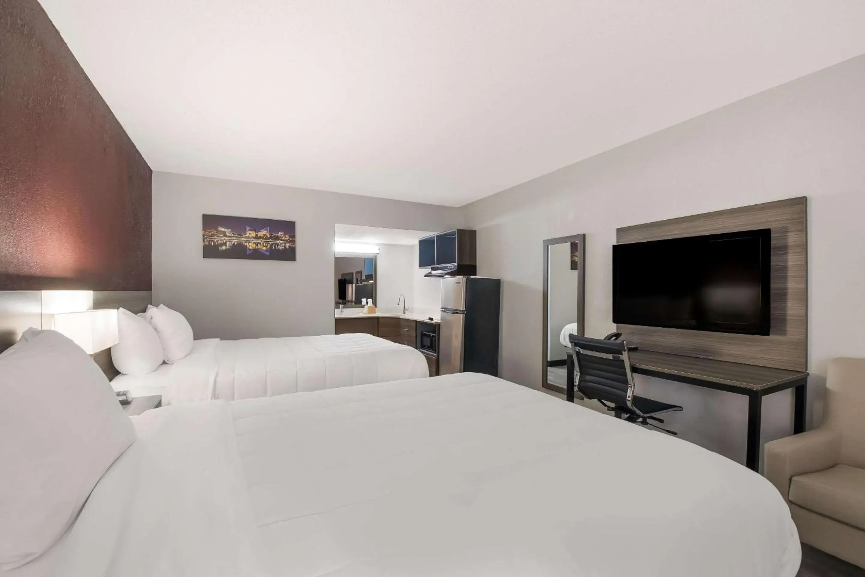 Bedroom, Bed in Suburban Studios Cleveland Central Bedroom, Bed in Suburban Studios Cleveland Central