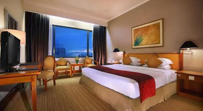 Twin Room in Menara Peninsula Hotel