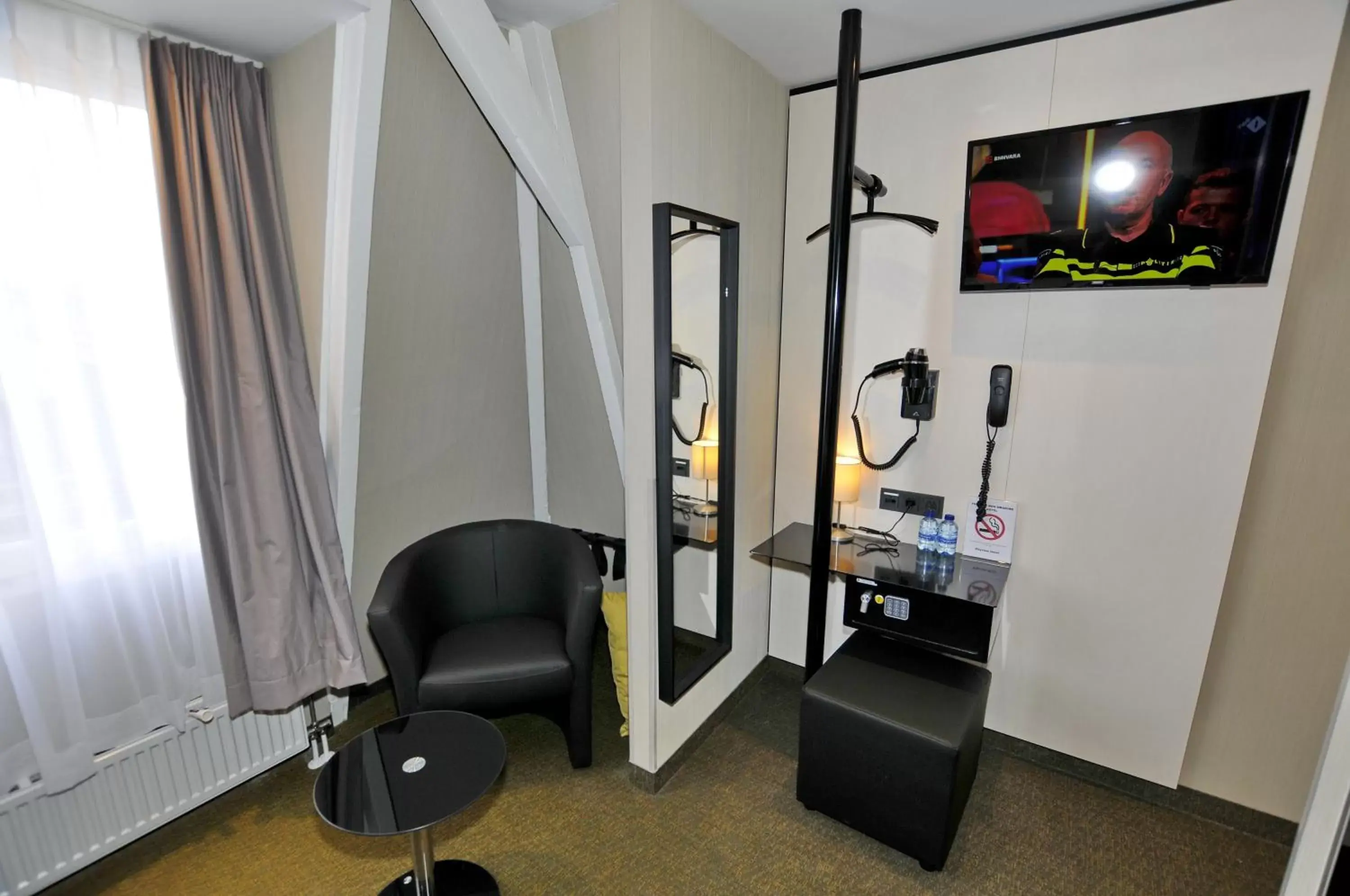Bedroom, Fitness Center/Facilities in Cityview Hotel