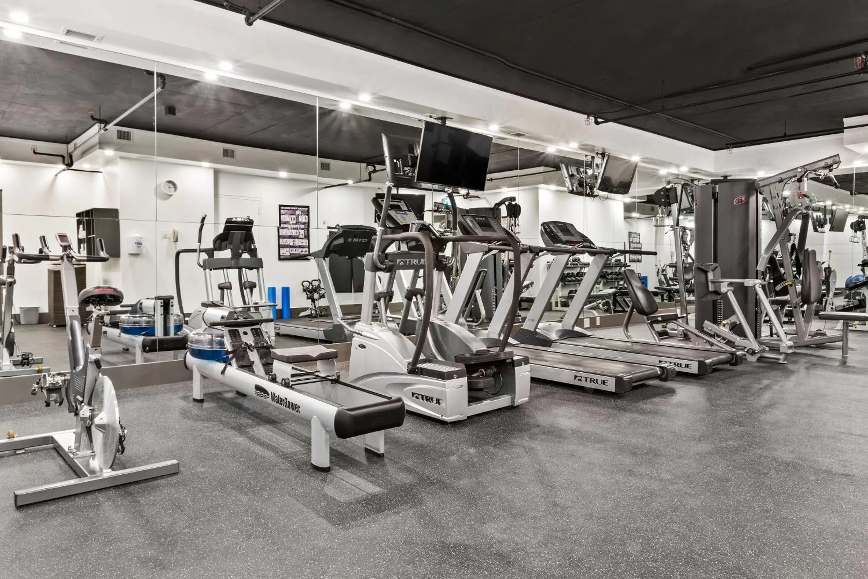 Fitness Center/Facilities in Best Western Premier Calgary Plaza Hotel & Conference Centre