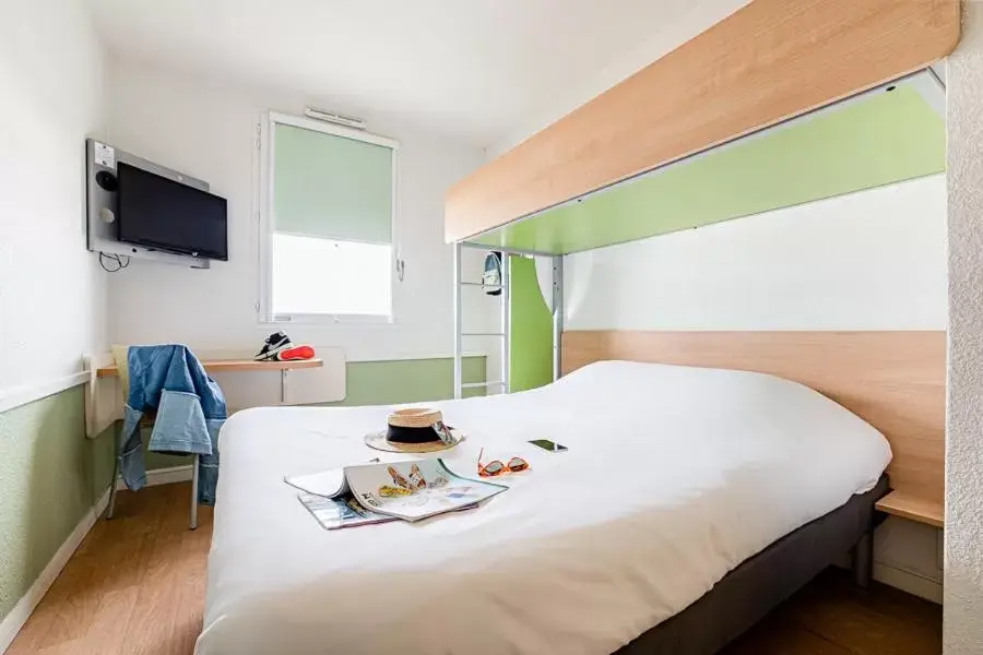 Photo of the whole room in ibis budget Carcassonne Aéroport - A61
