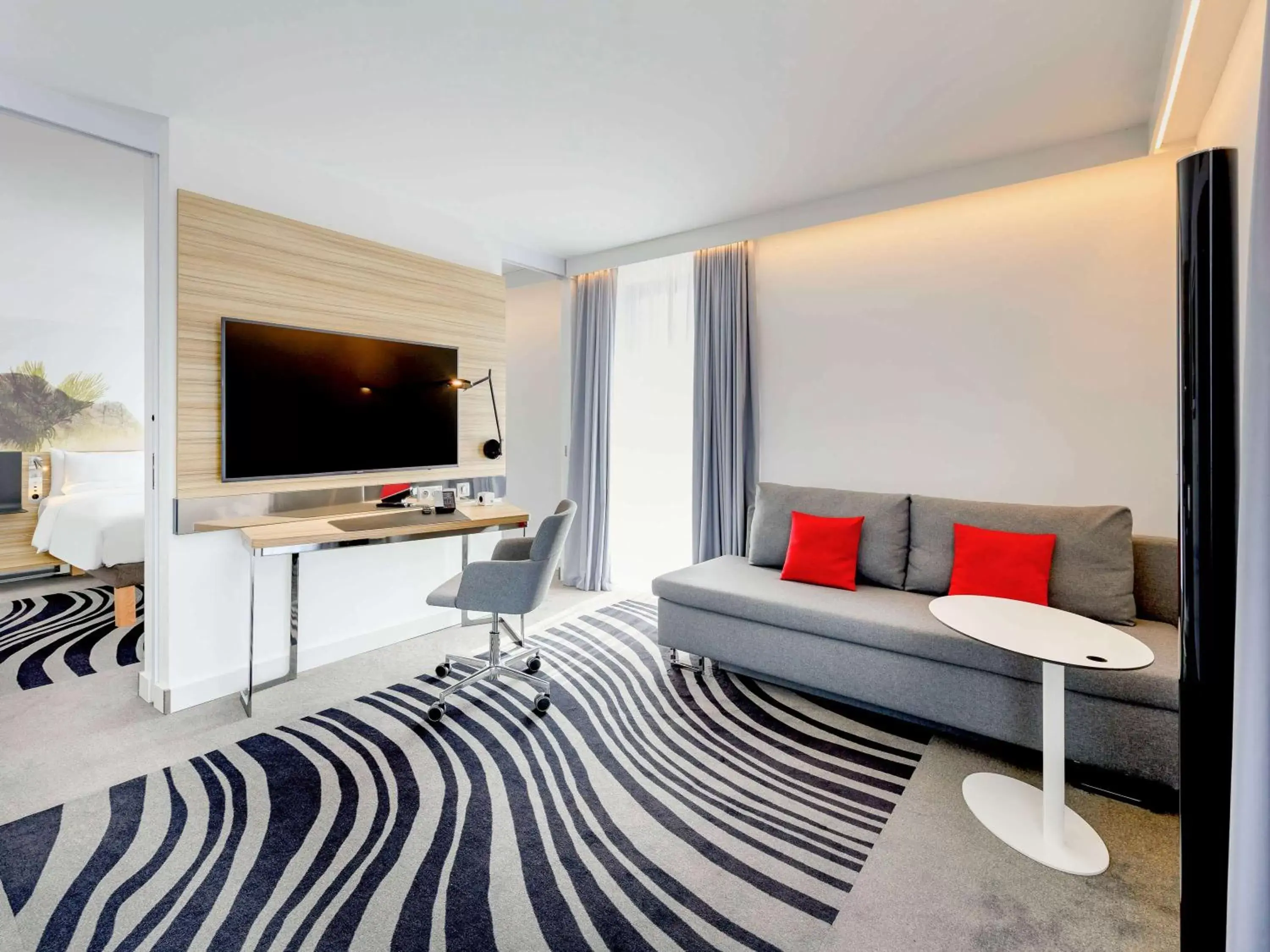 Photo of the whole room, Seating Area in Novotel Wien Hauptbahnhof