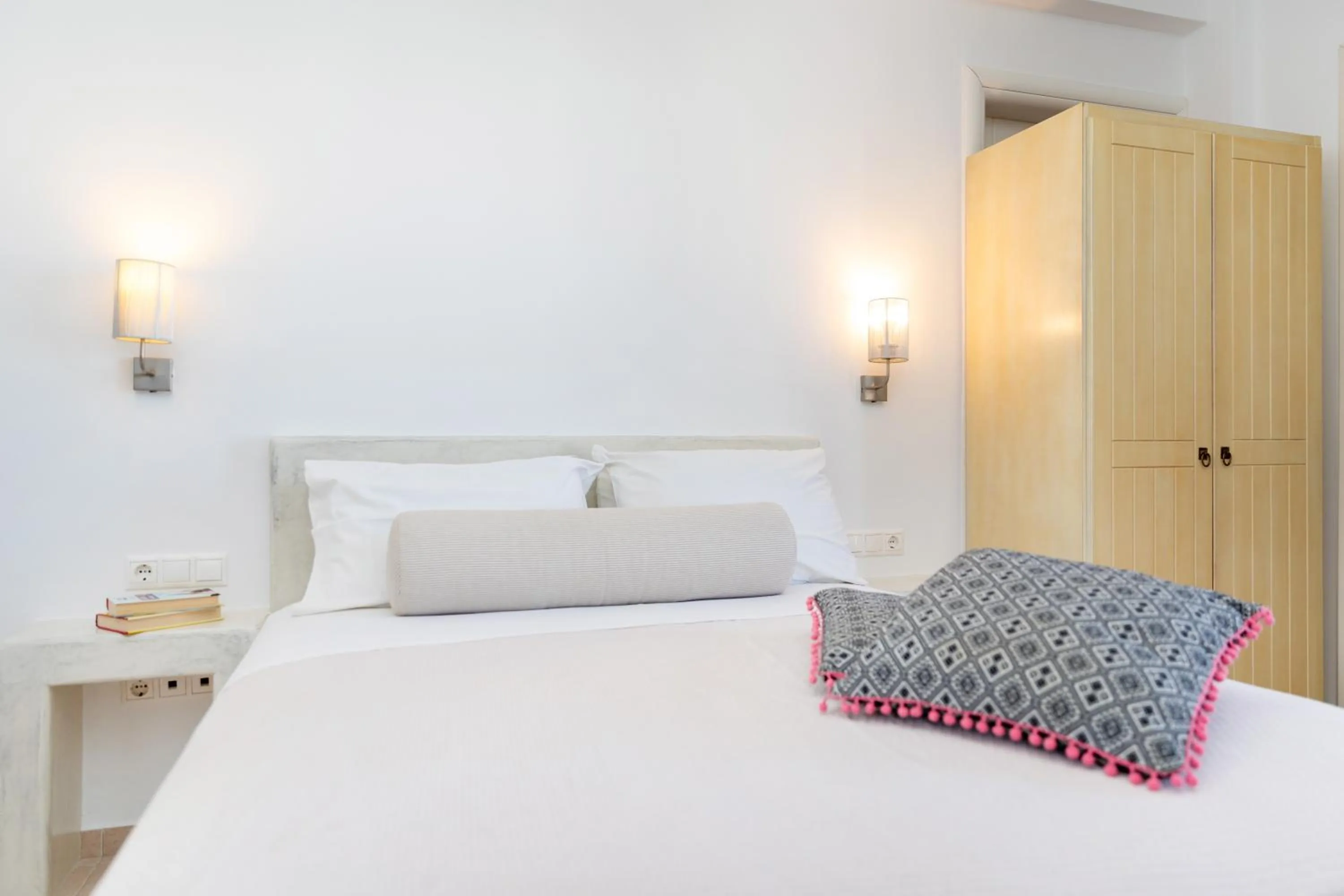 Bed in Depis Place and Apartments