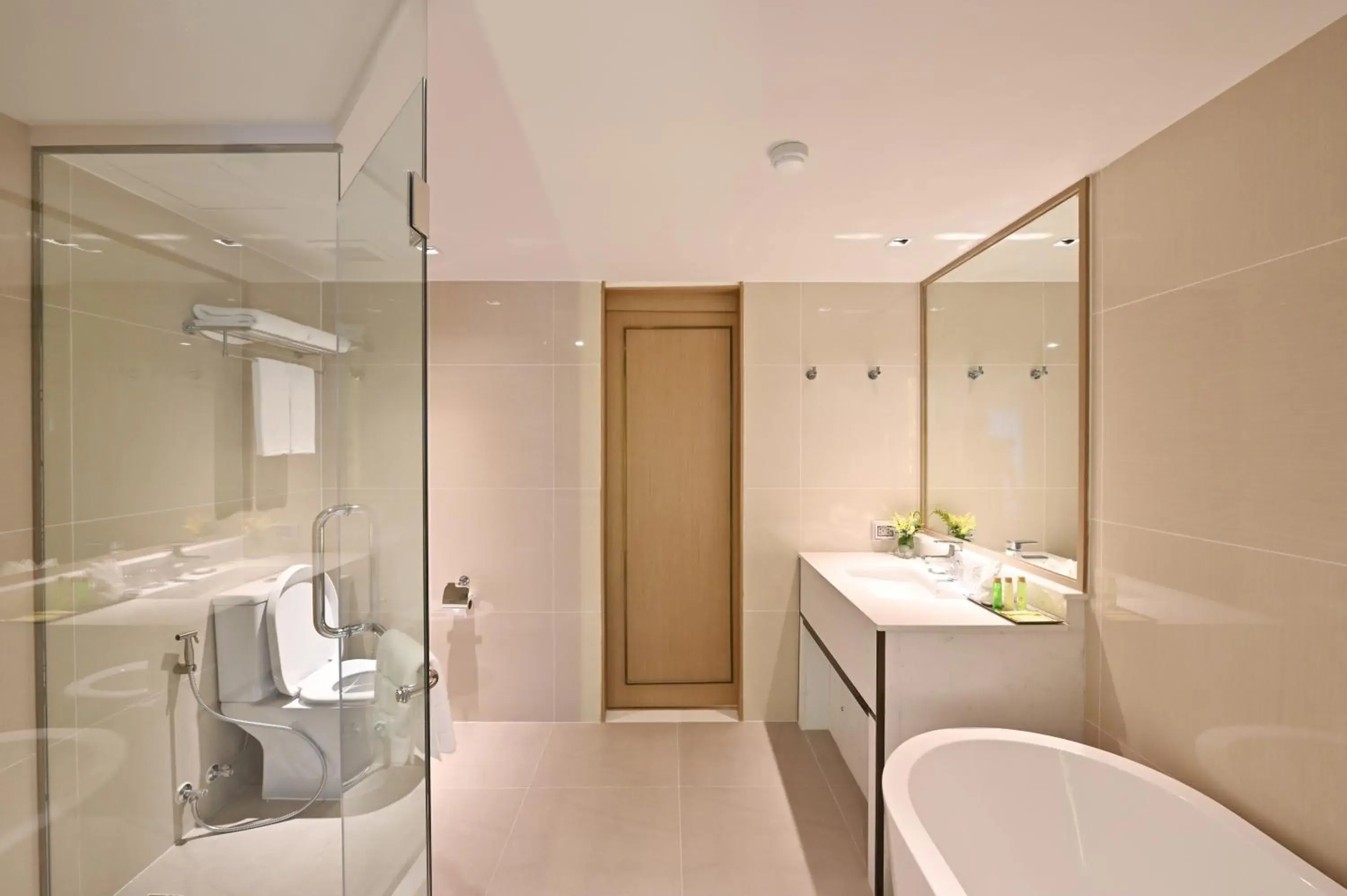 Shower, Bathroom in M Pattaya Hotel - SHA Extra Plus