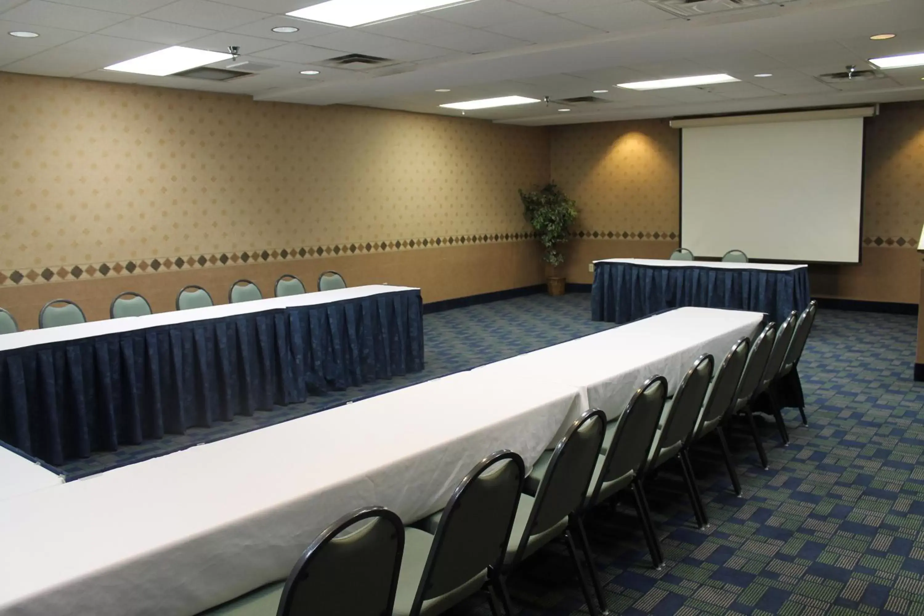 Meeting/conference room in Days Inn & Suites by Wyndham Bridgeport - Clarksburg