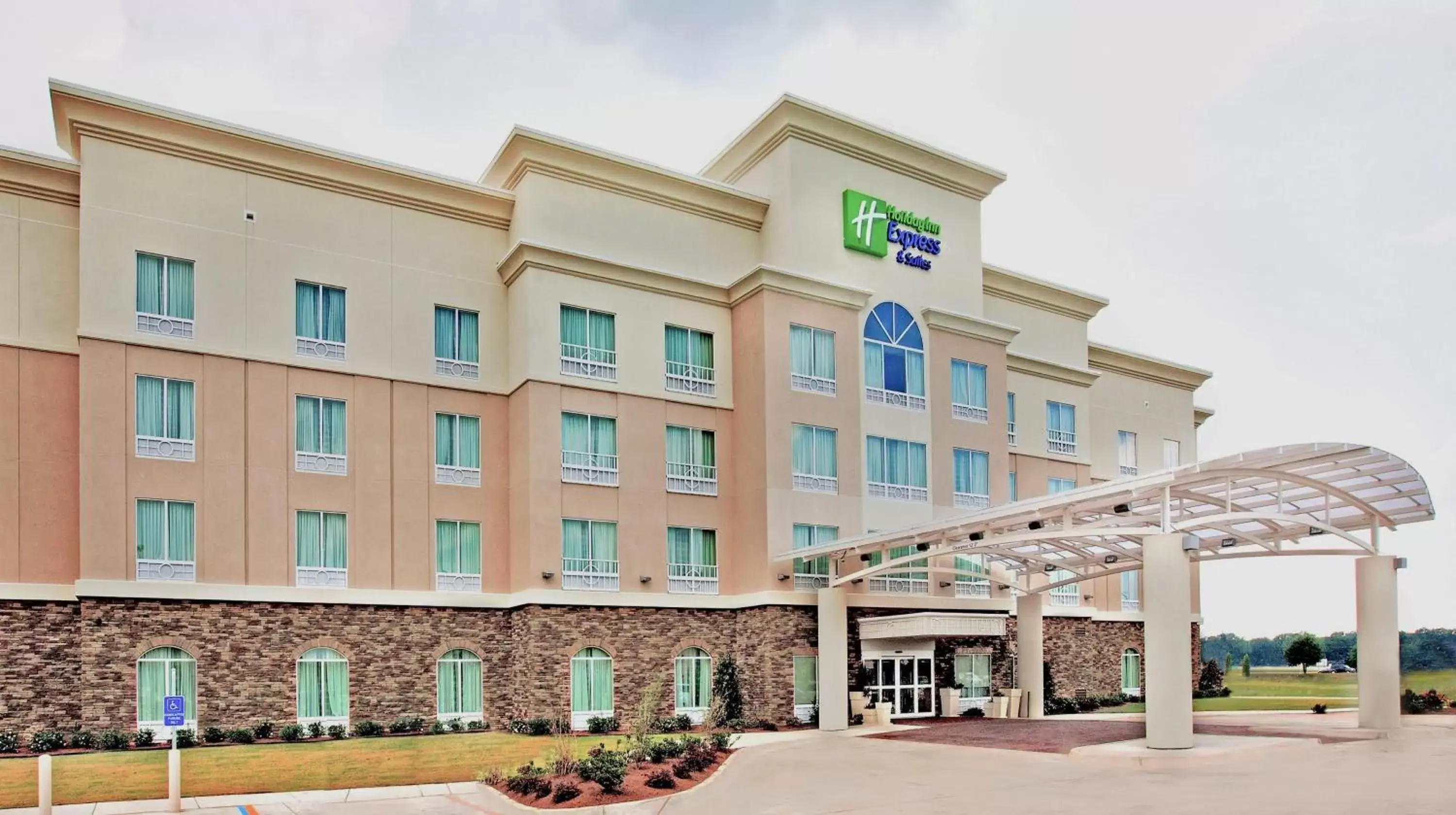 Property Building in Holiday Inn Express and Suites Bossier City Louisiana Downs, an IHG Hotel