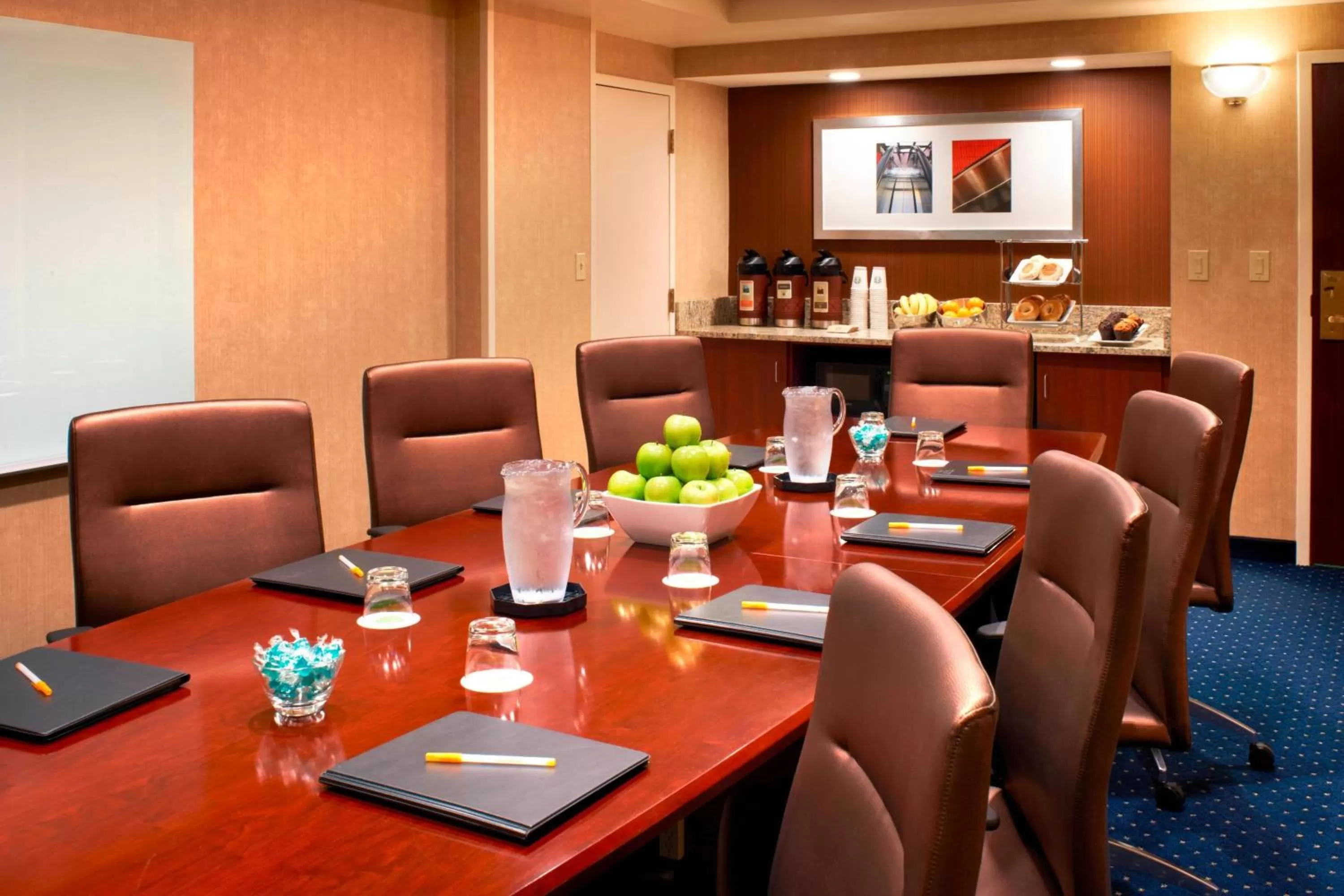 Meeting/conference room in Courtyard Cincinnati Covington