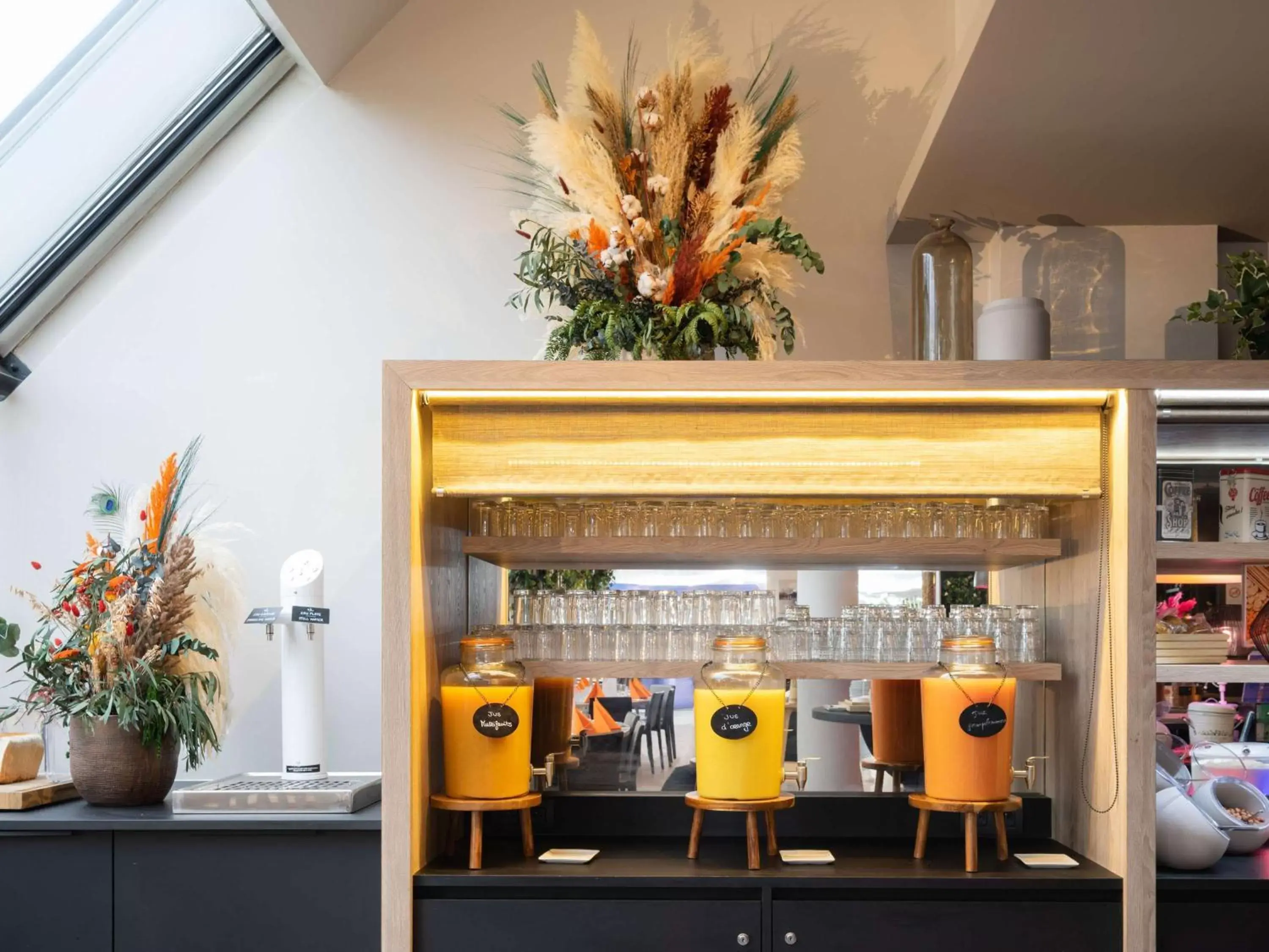 Breakfast, Lounge/Bar in Novotel Paris Centre Bercy