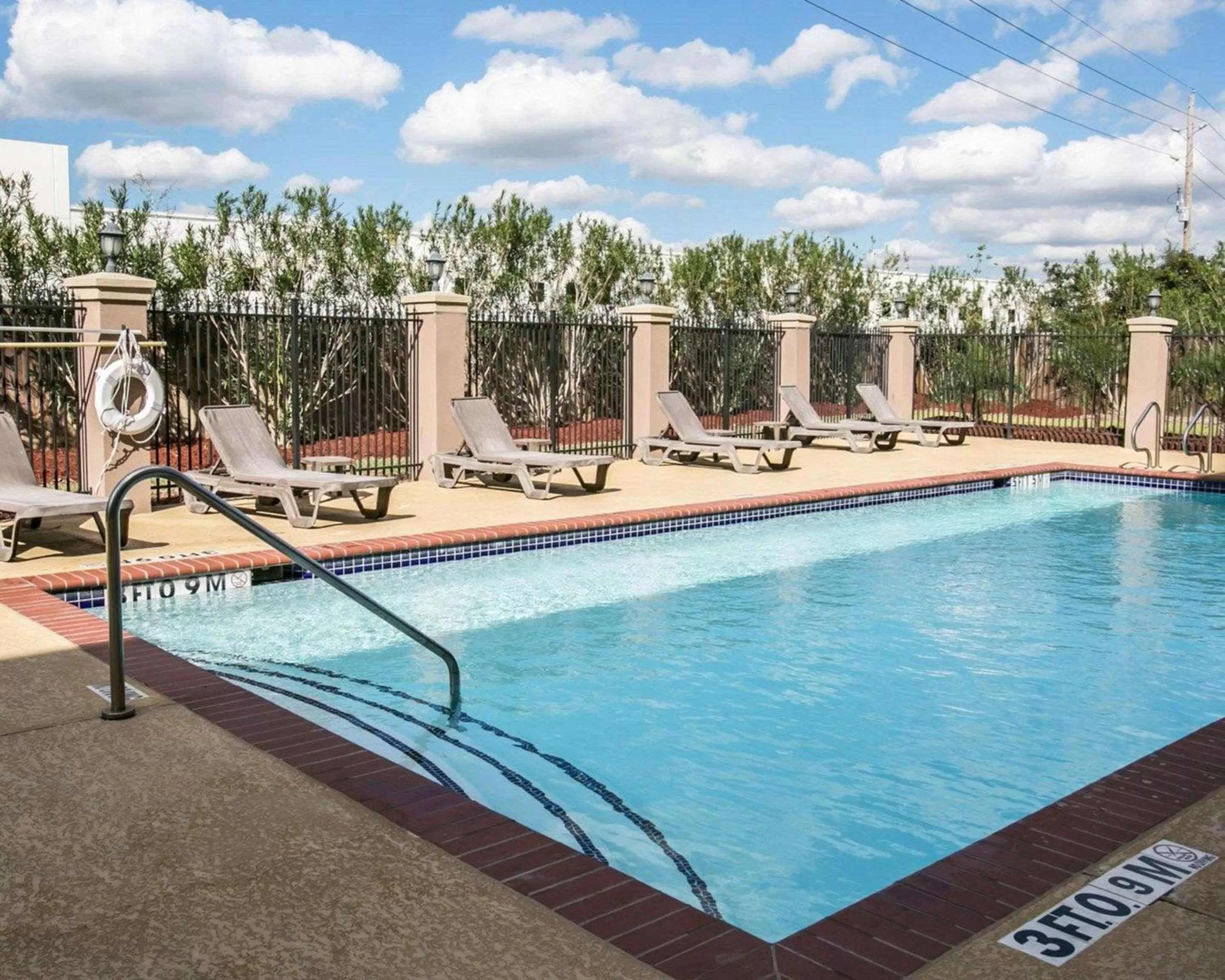 On site in Restwell Inn & Suites I-45 North