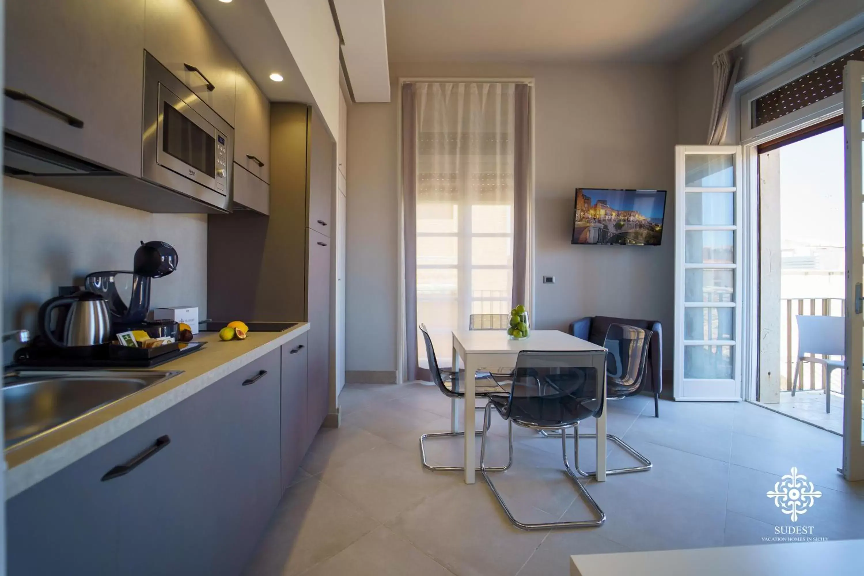 TV and multimedia, Kitchen/Kitchenette in Matteotti Luxury Residence