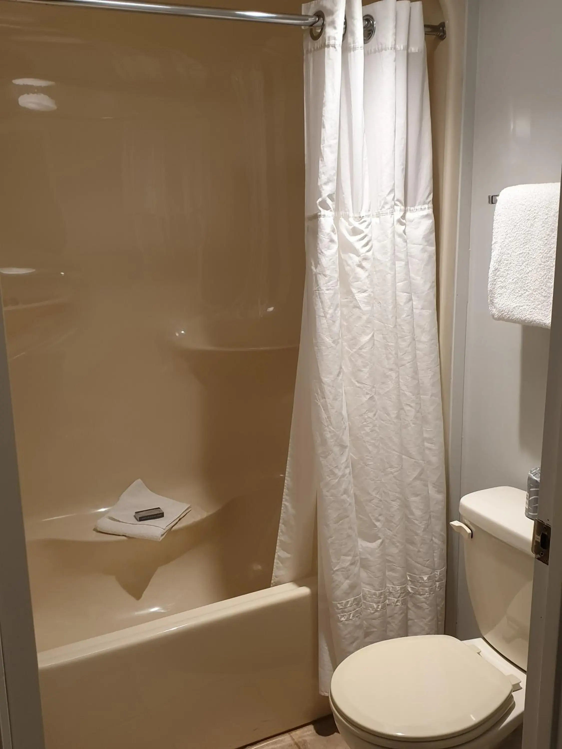 Bathroom in Riverland Inn & Suites