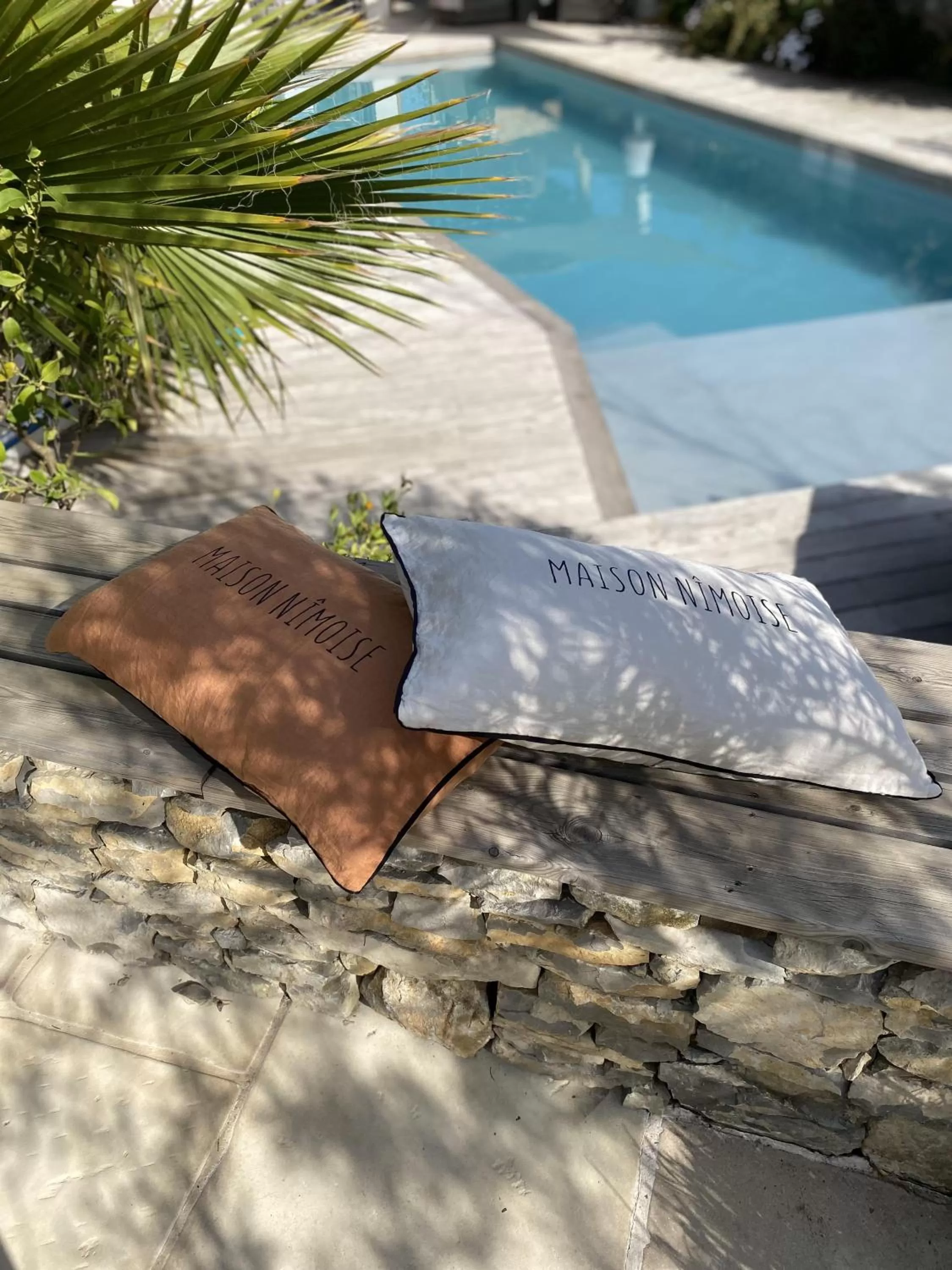 Day, Property Logo/Sign in le pool house