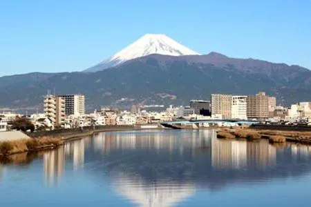 Minato Oasis Numazu / 沼津観光の中心、伊豆観光の拠点に好立地！沼津港に位置し交通・飲食・コンビニ等至便です！