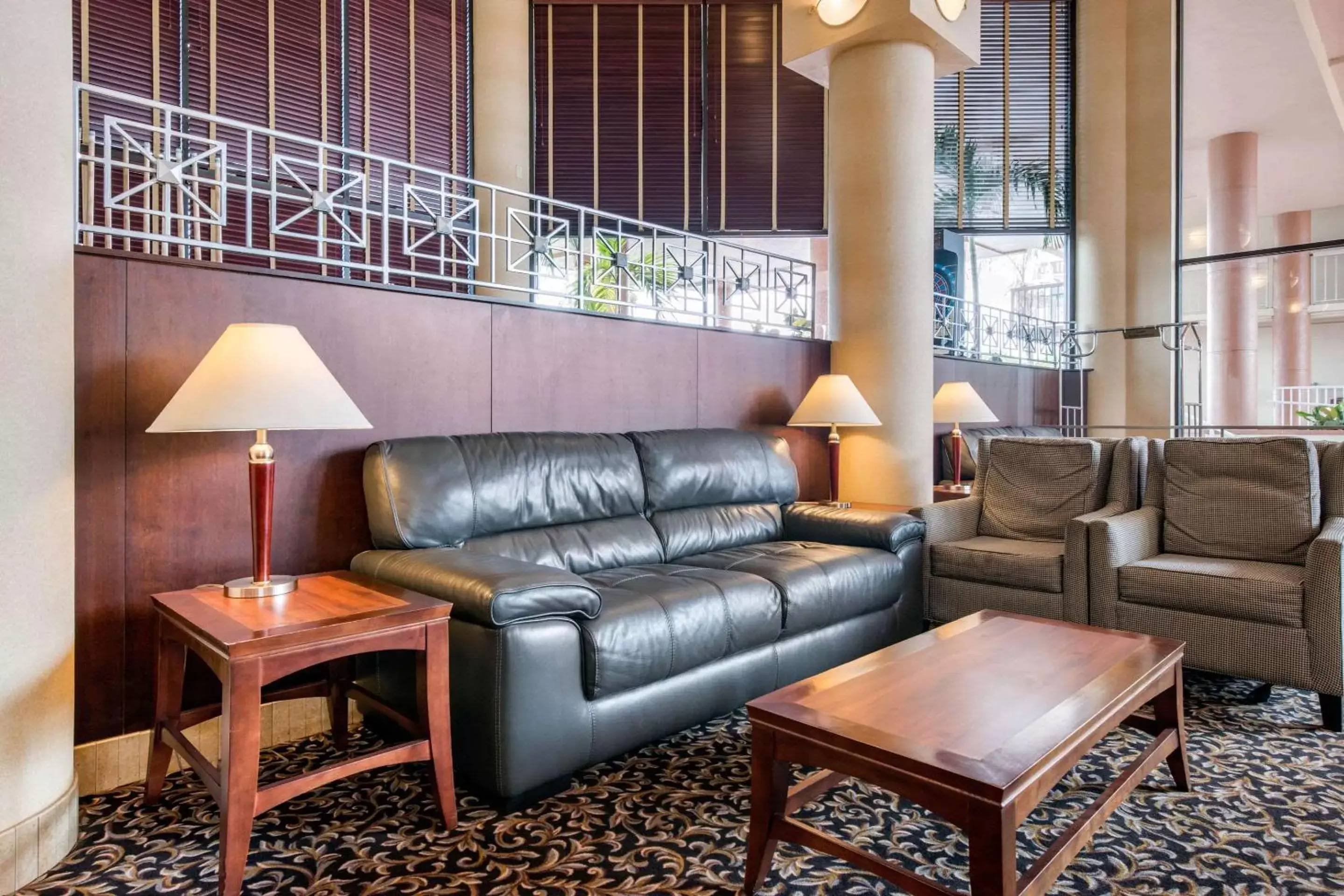 Lobby or reception, Seating Area in Quality Inn & Suites Tarpon Springs South