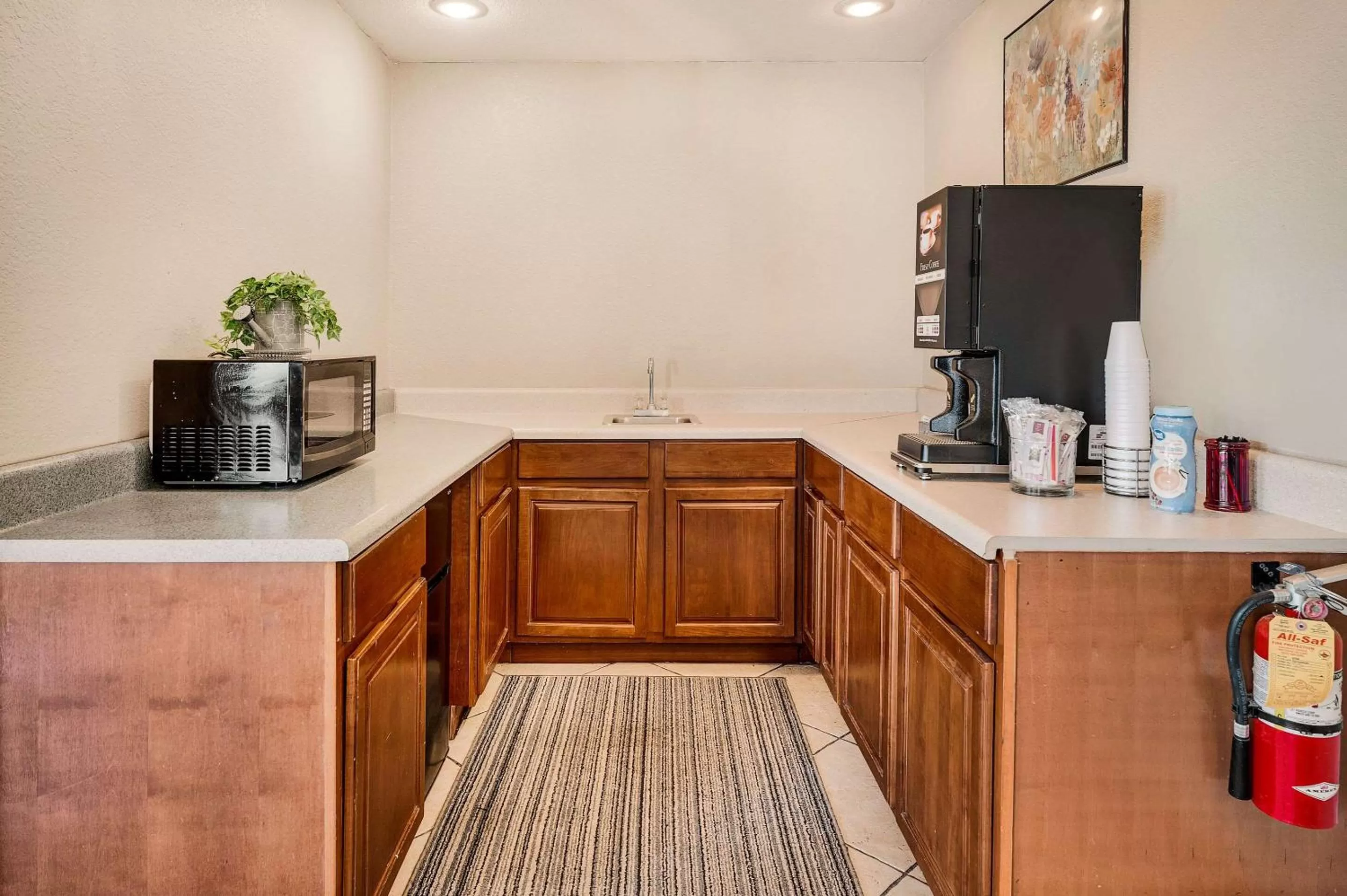 Breakfast in Rodeway Inn Sandersville