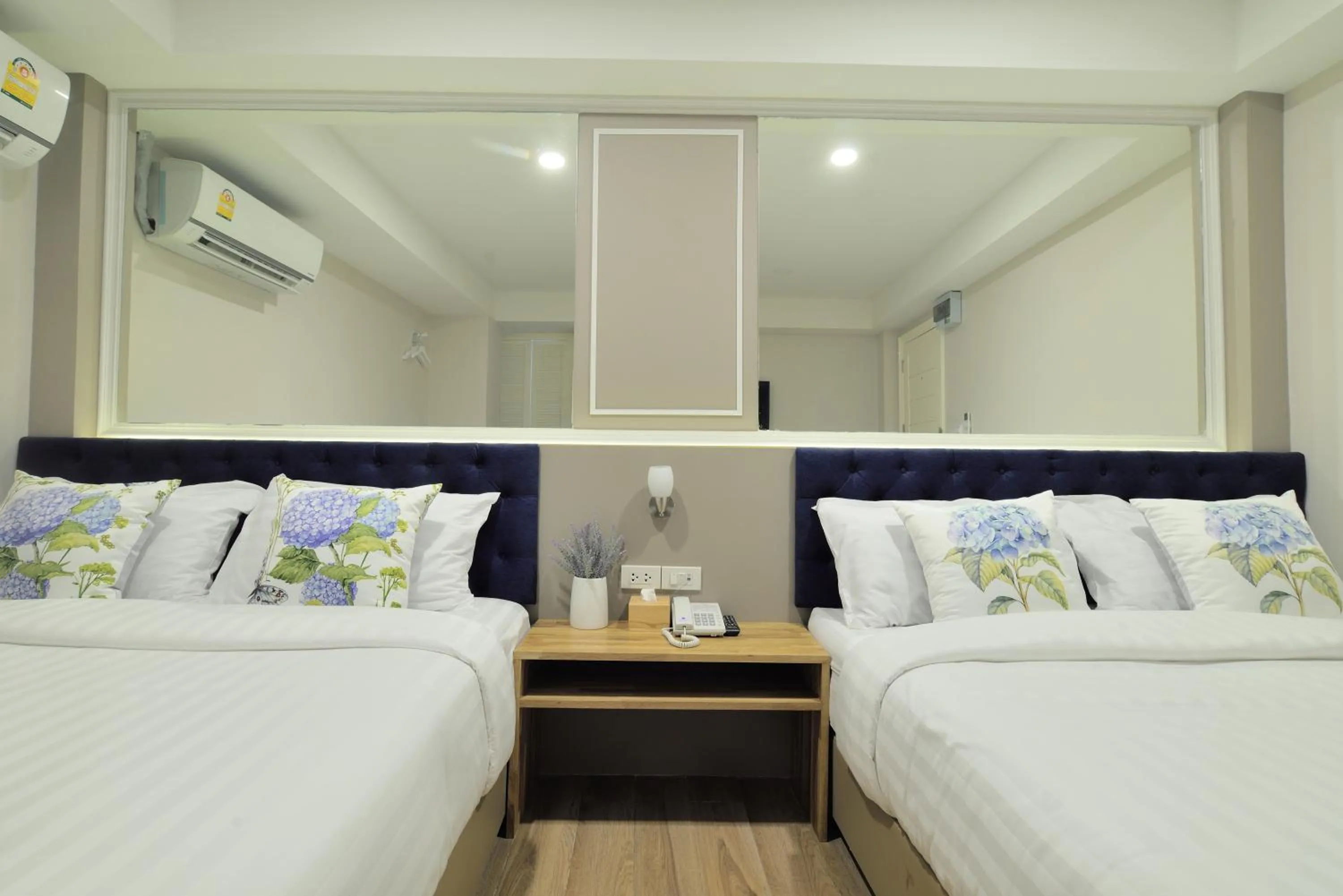 Bedroom, Bed in De Lavender Bangkok Hotel