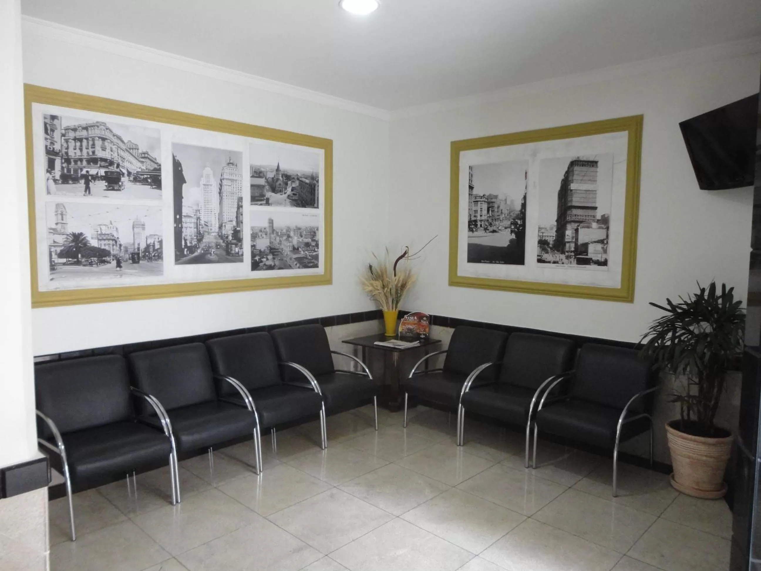 Lobby or reception in Cinelandia Hotel