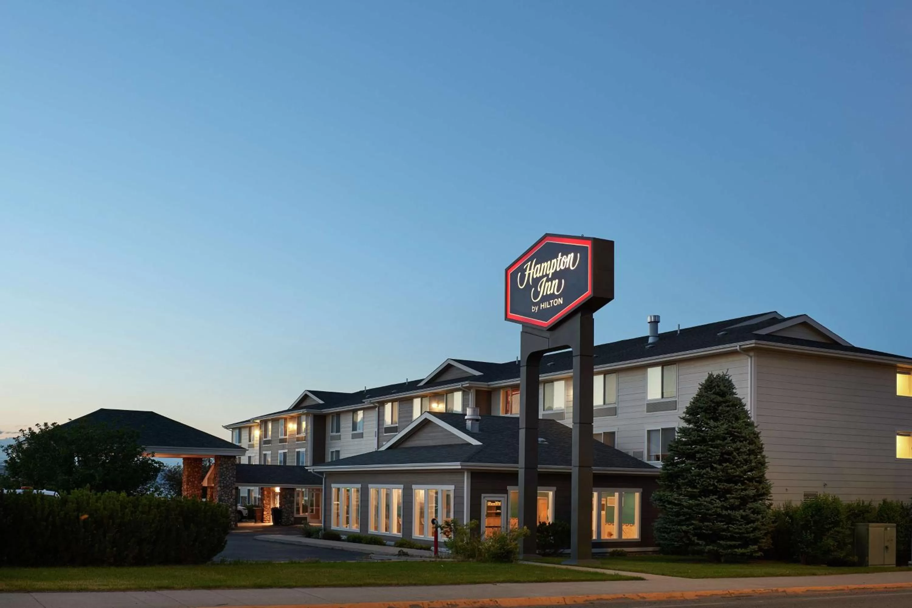 Property building in Hampton Inn Helena