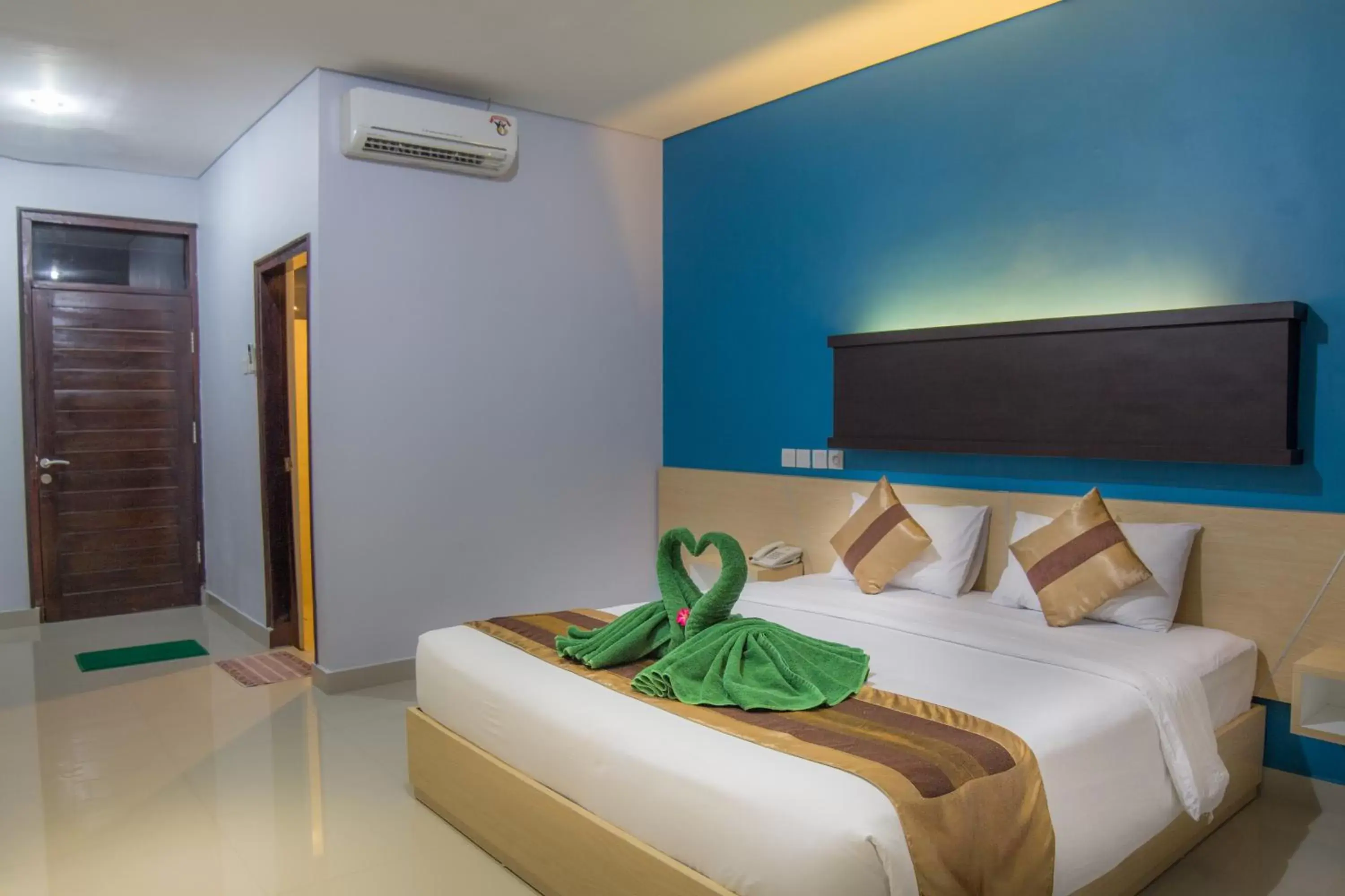 Bedroom, Bed in Bakung Beach Resort